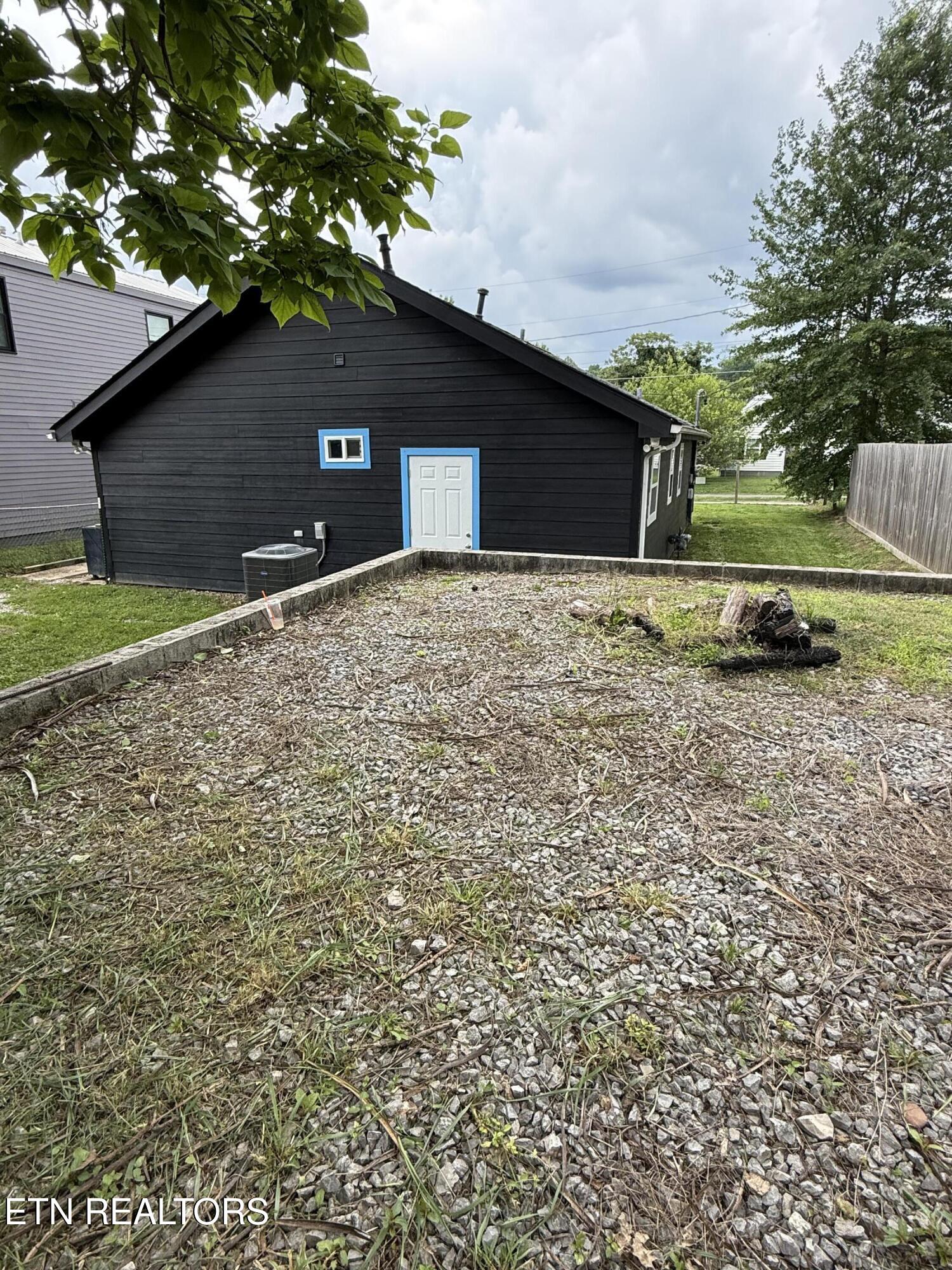 304 Douglas Ave Property Photo 20
