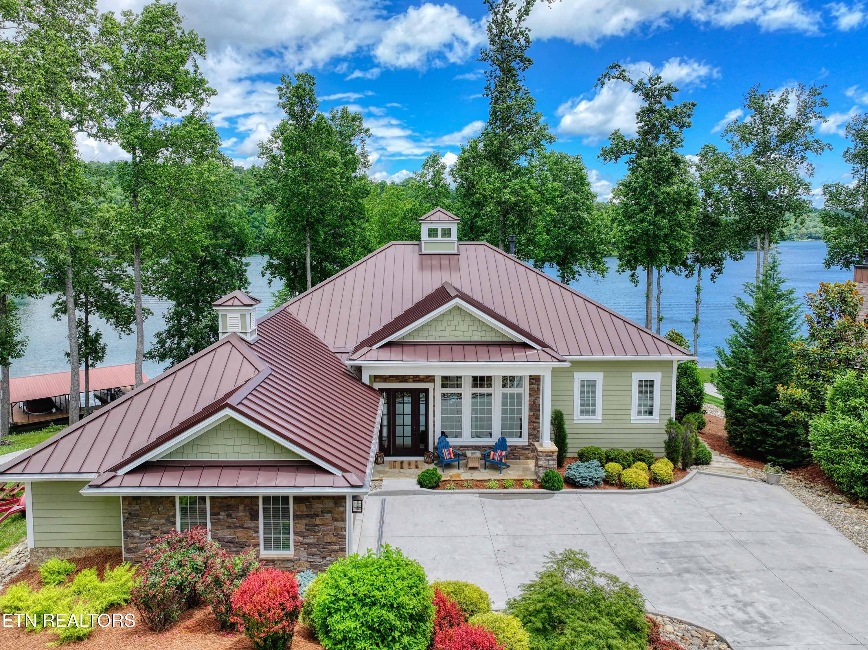 429 Hiawassee View Drive Property Photo 1