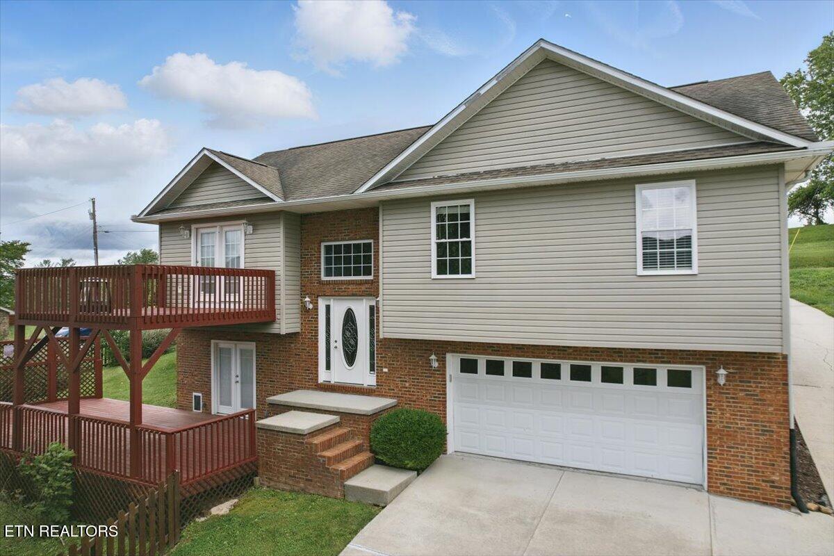 262 Cresent St Property Photo 1
