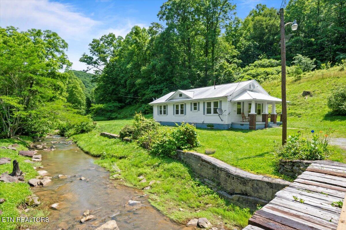 4724 S Highway 25 W Property Photo 1