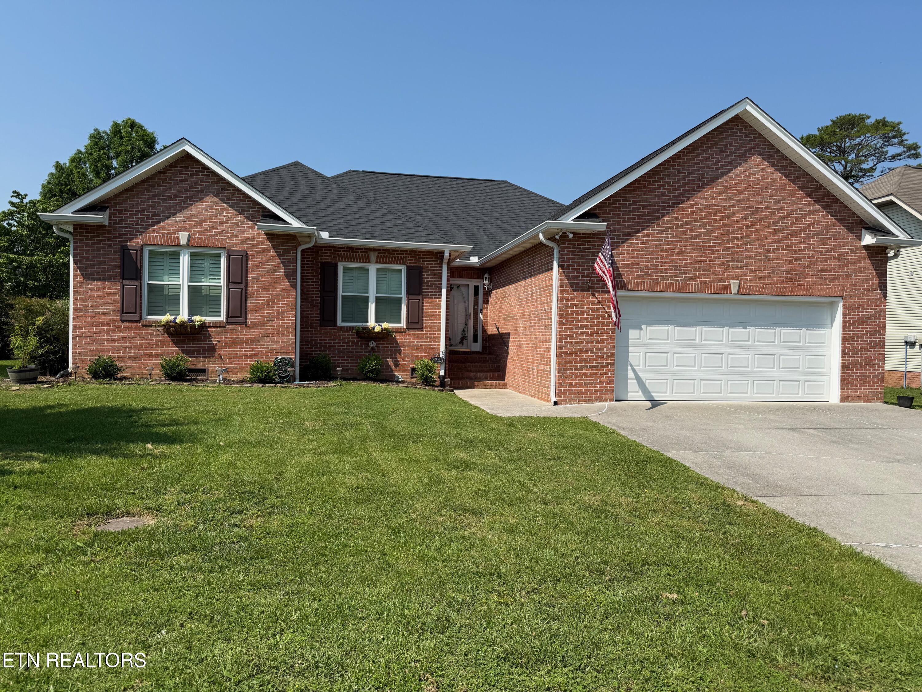7243 Autumn View Lane Property Photo 1