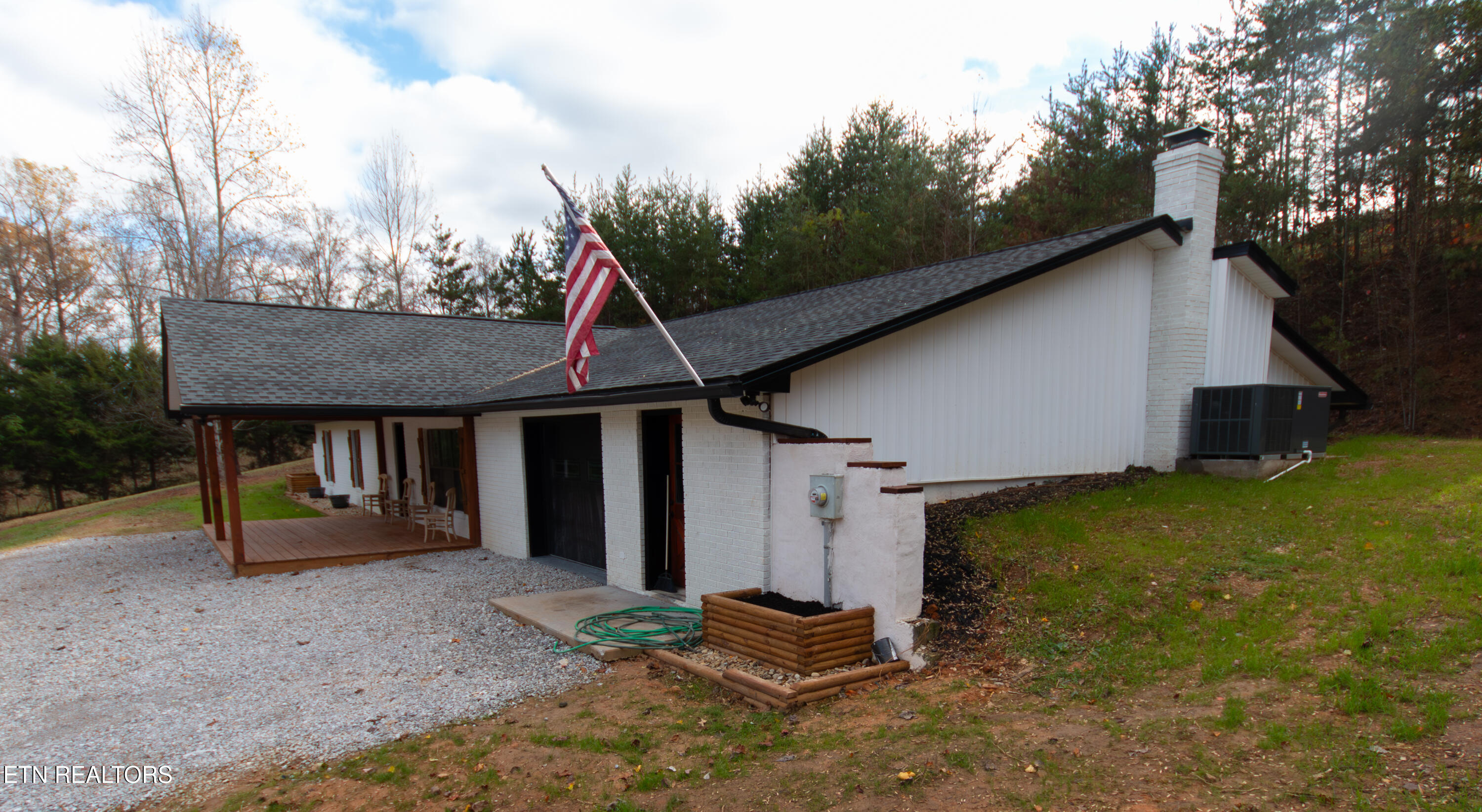 1497 Clevenger Rd Property Photo 4