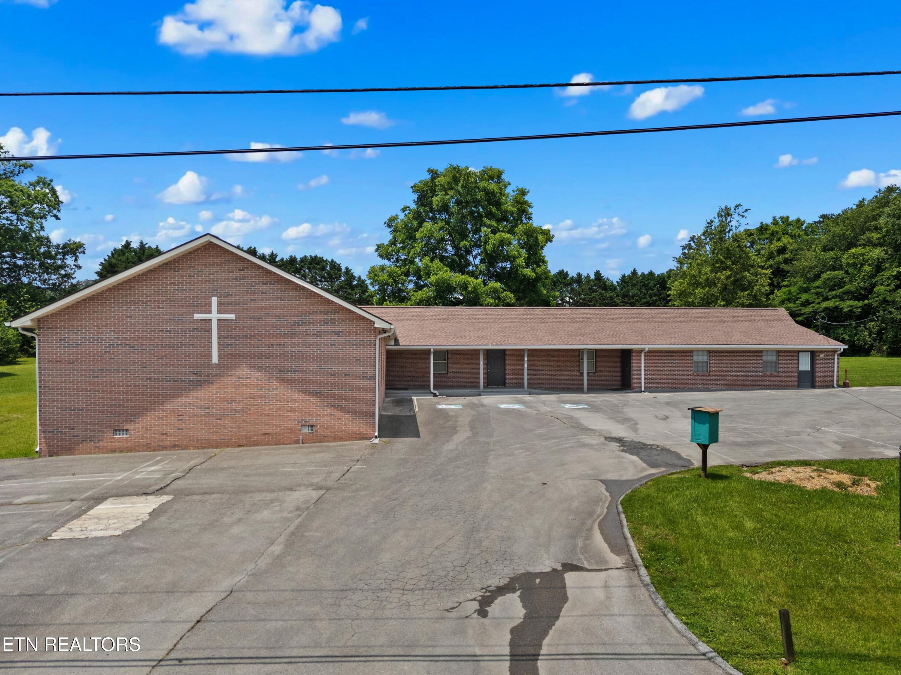 1015 N Union Grove Rd Property Photo