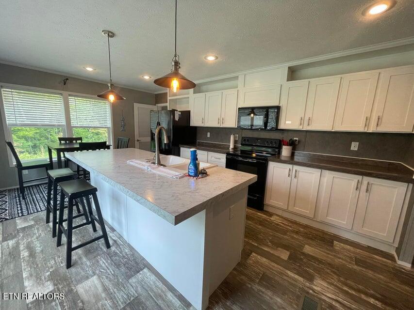 454 Slater Loop Property Photo 6