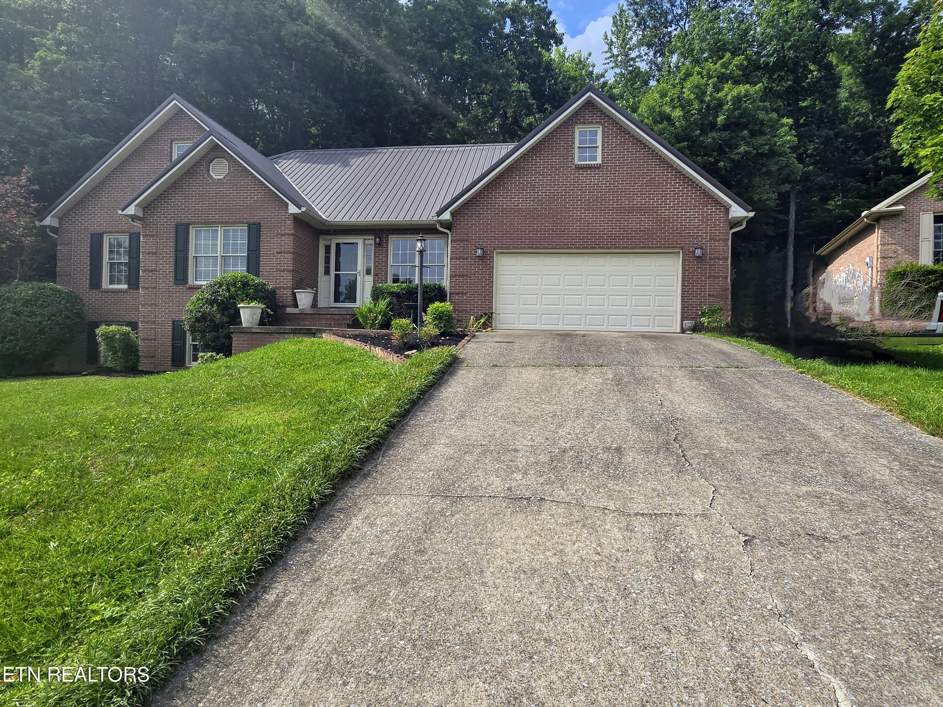 238 Windermere Dr Property Photo 1