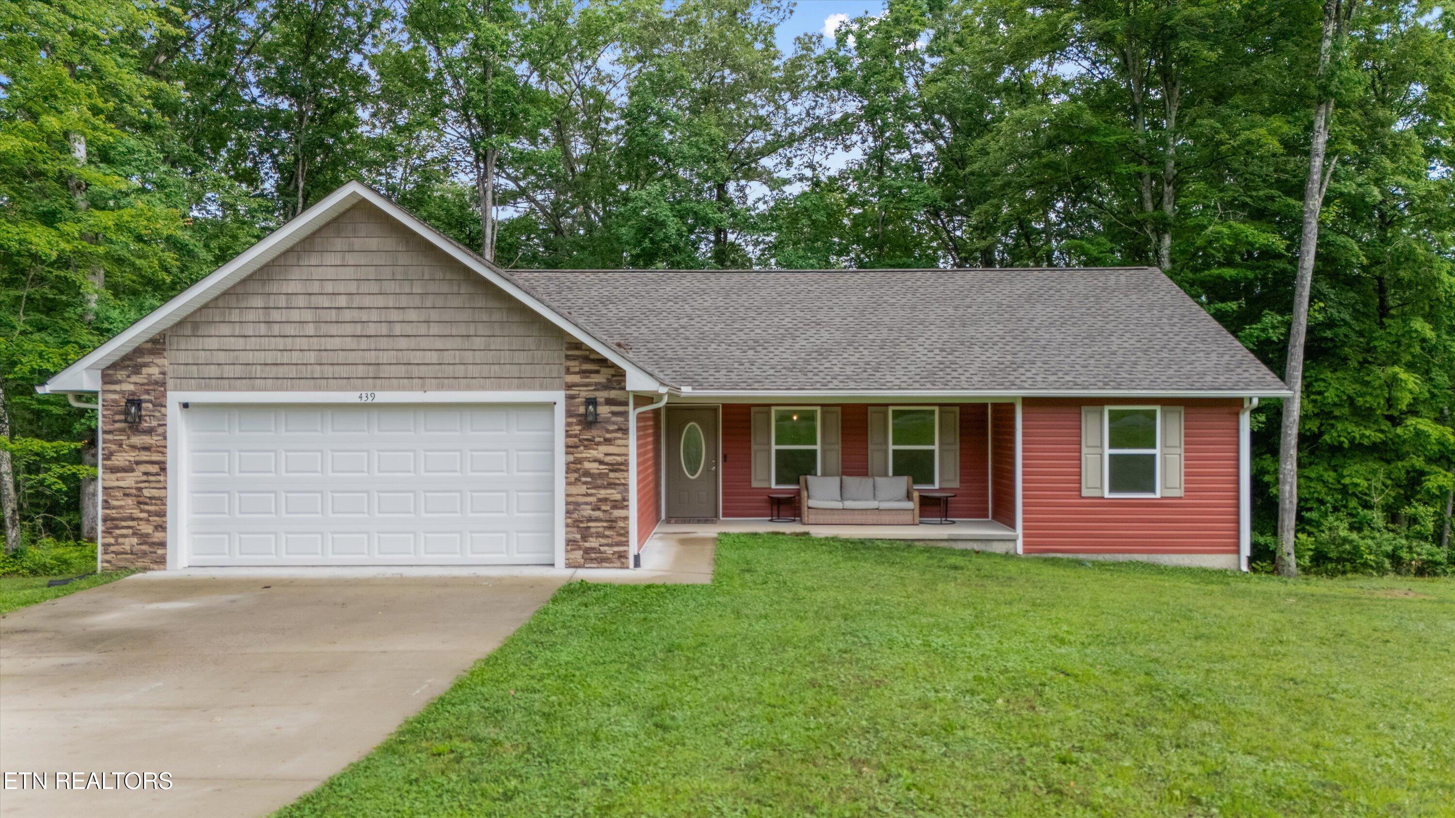 439 Ferry Bend Tr Property Photo 1