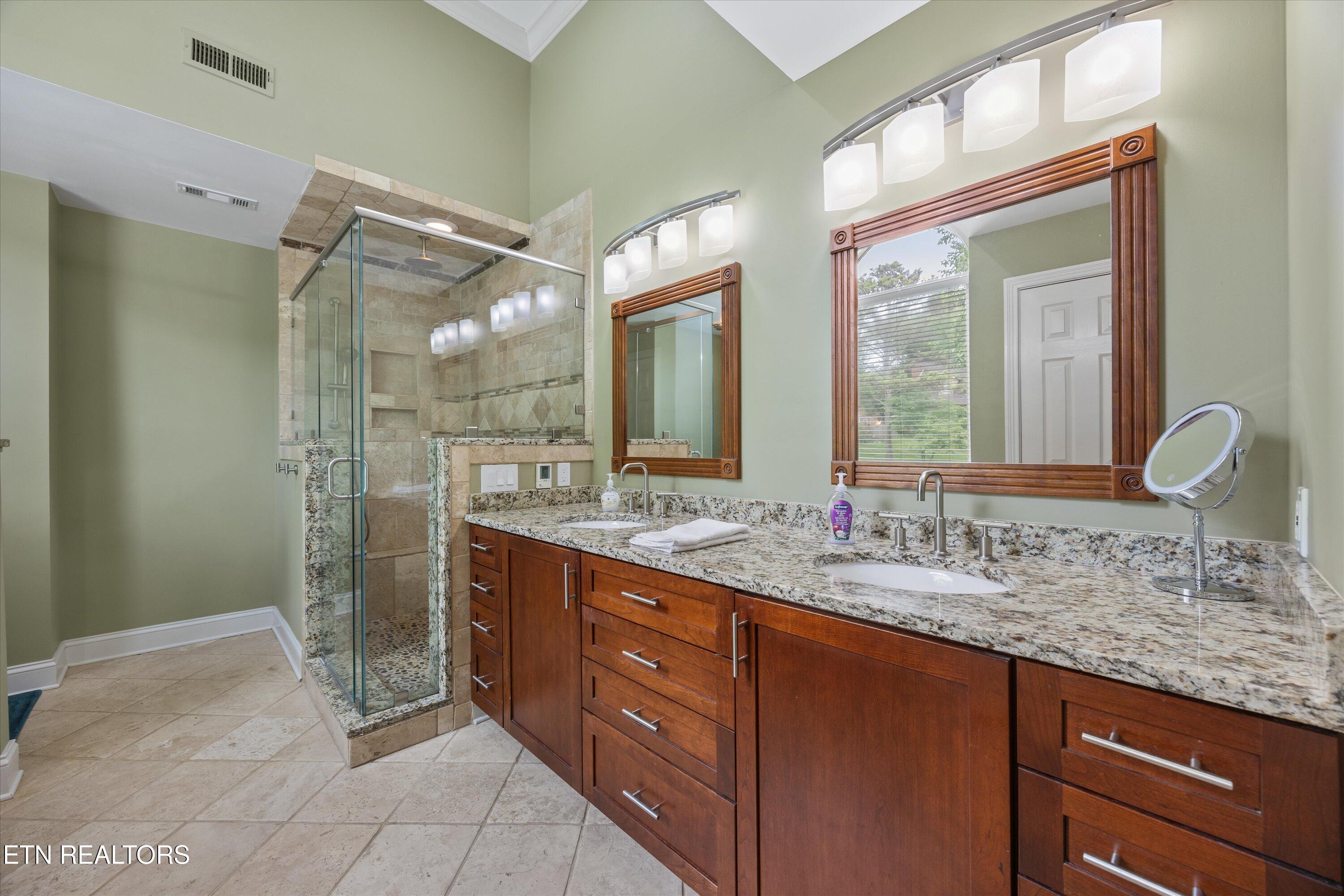 11919 Burnside Place Property Photo 13