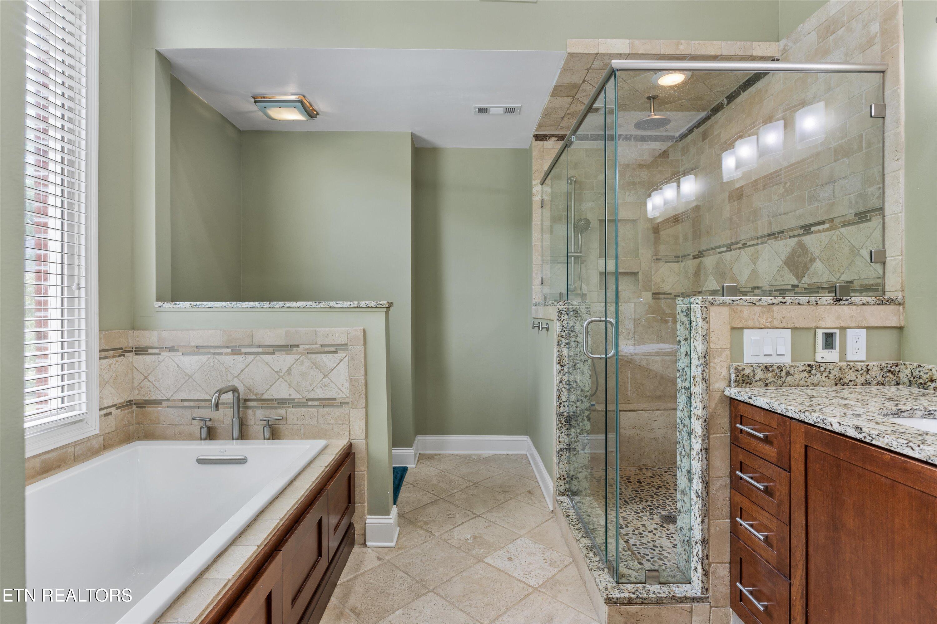 11919 Burnside Place Property Photo 14