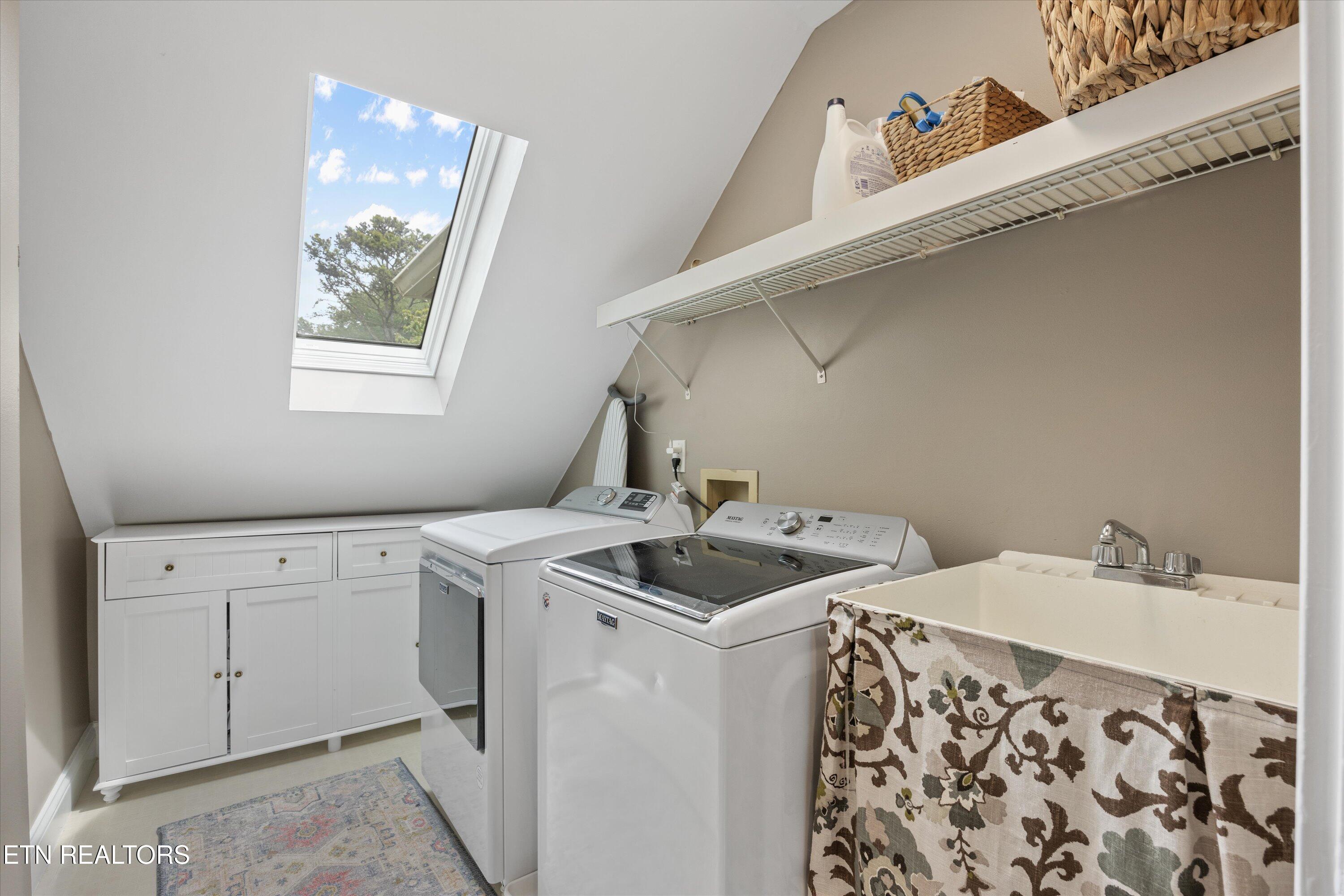 11919 Burnside Place Property Photo 19