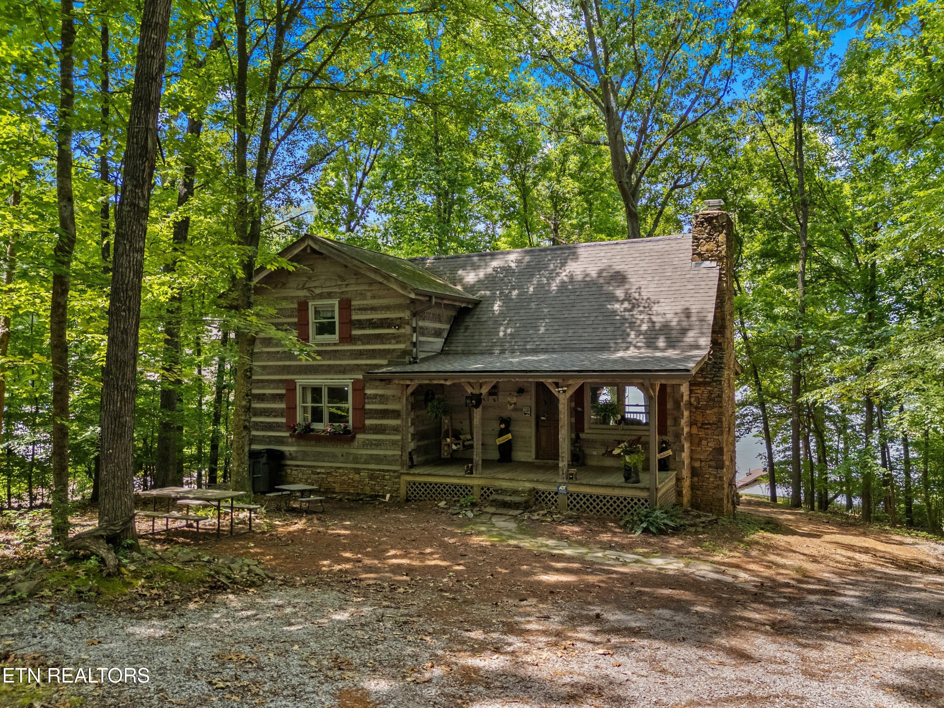 487 Heather Brook Drive Property Photo 1