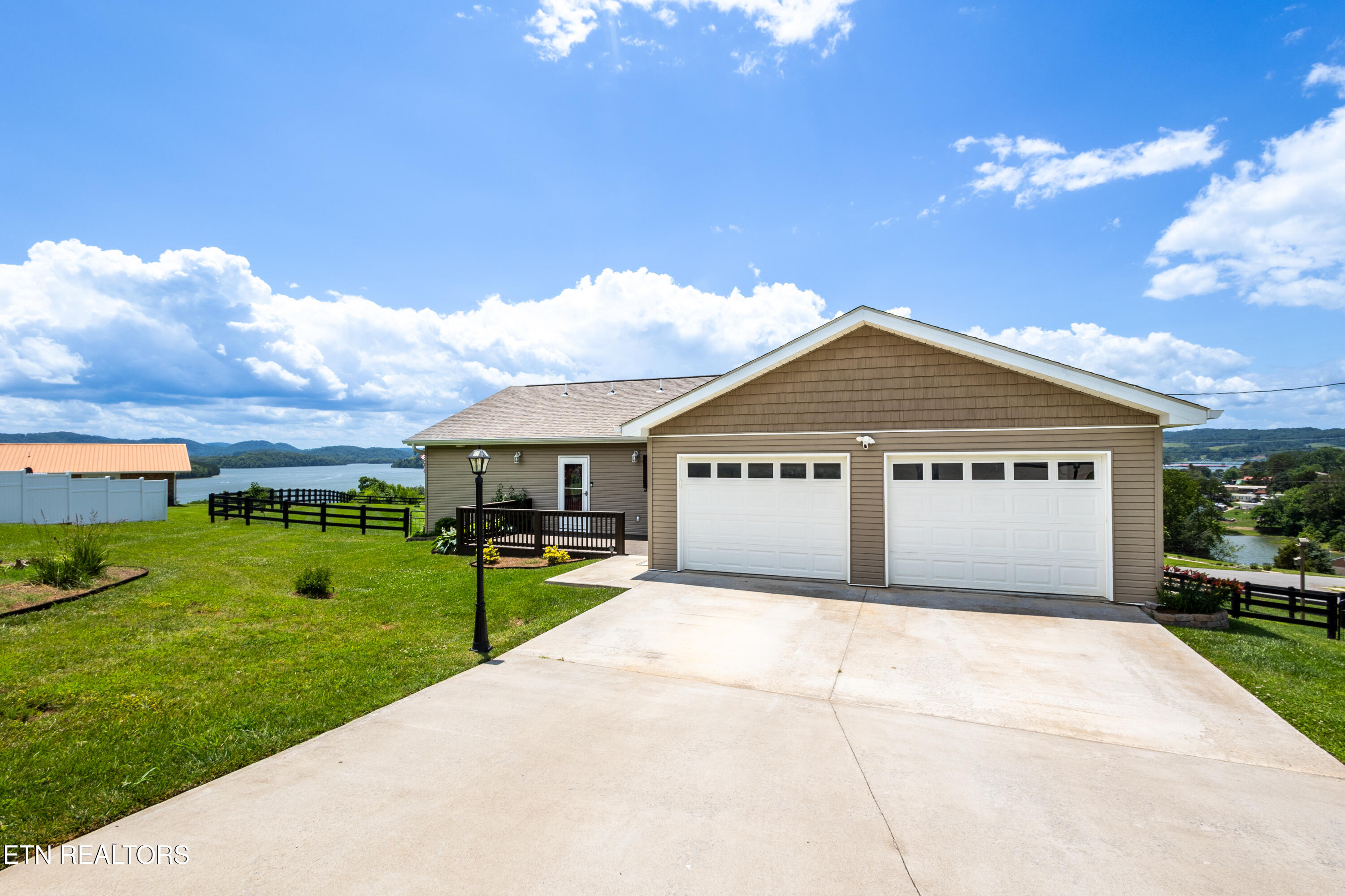 143 Sunset Lane Property Photo 1
