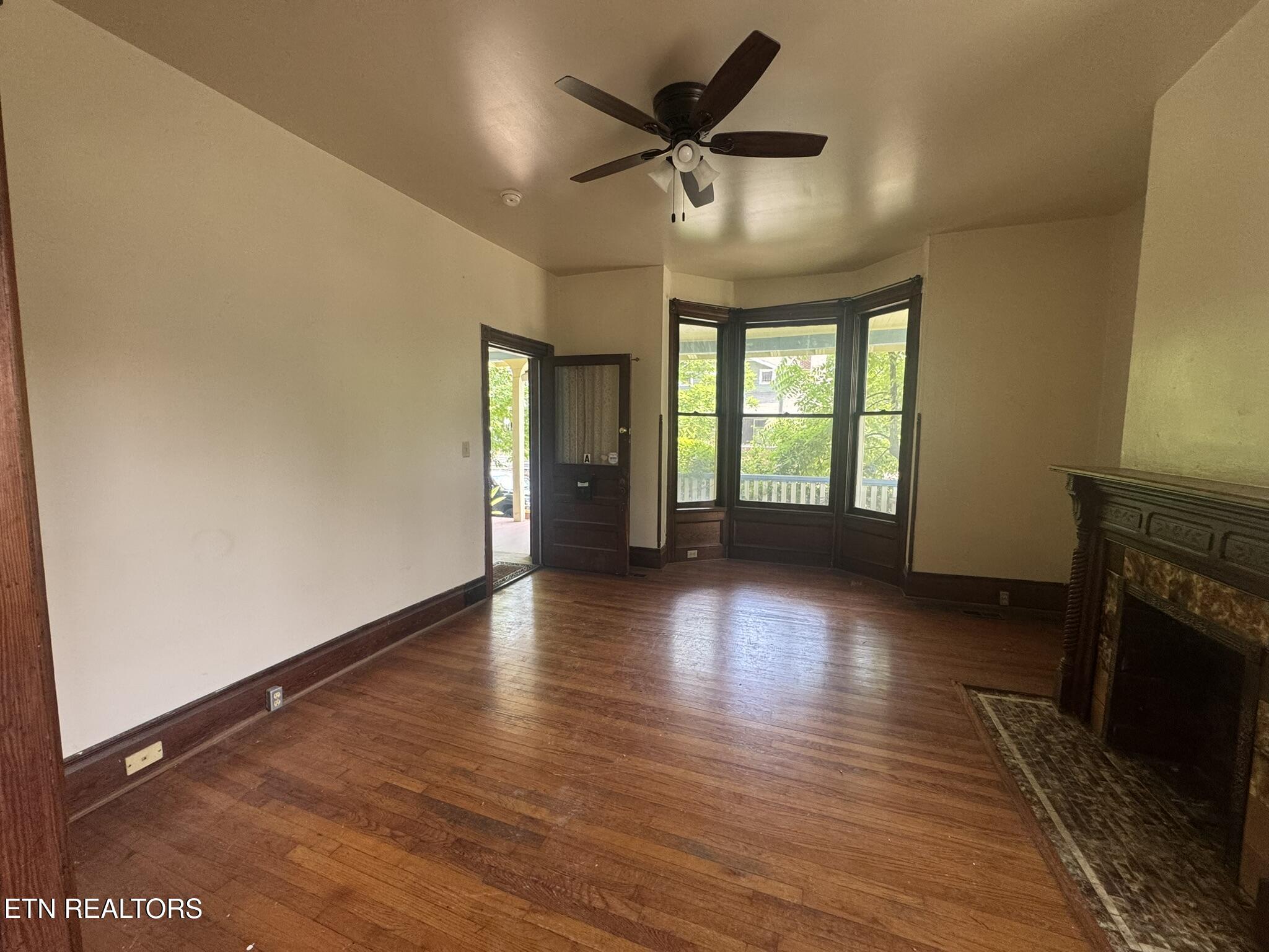 903 Luttrell St Property Photo 6