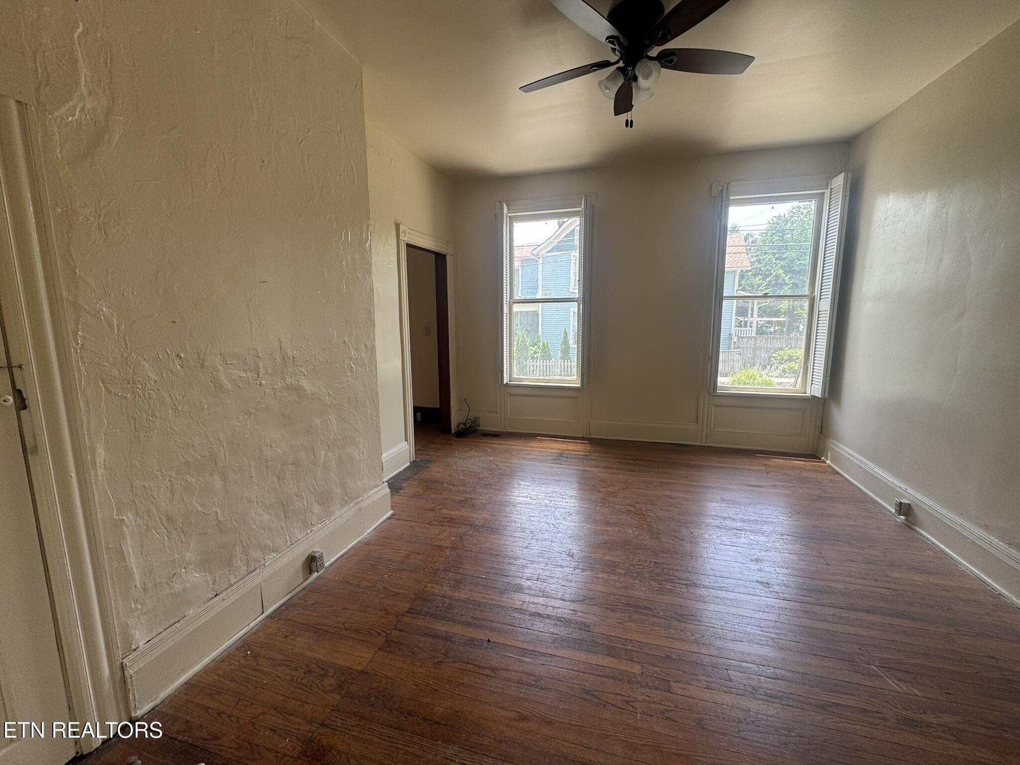 903 Luttrell St Property Photo 8
