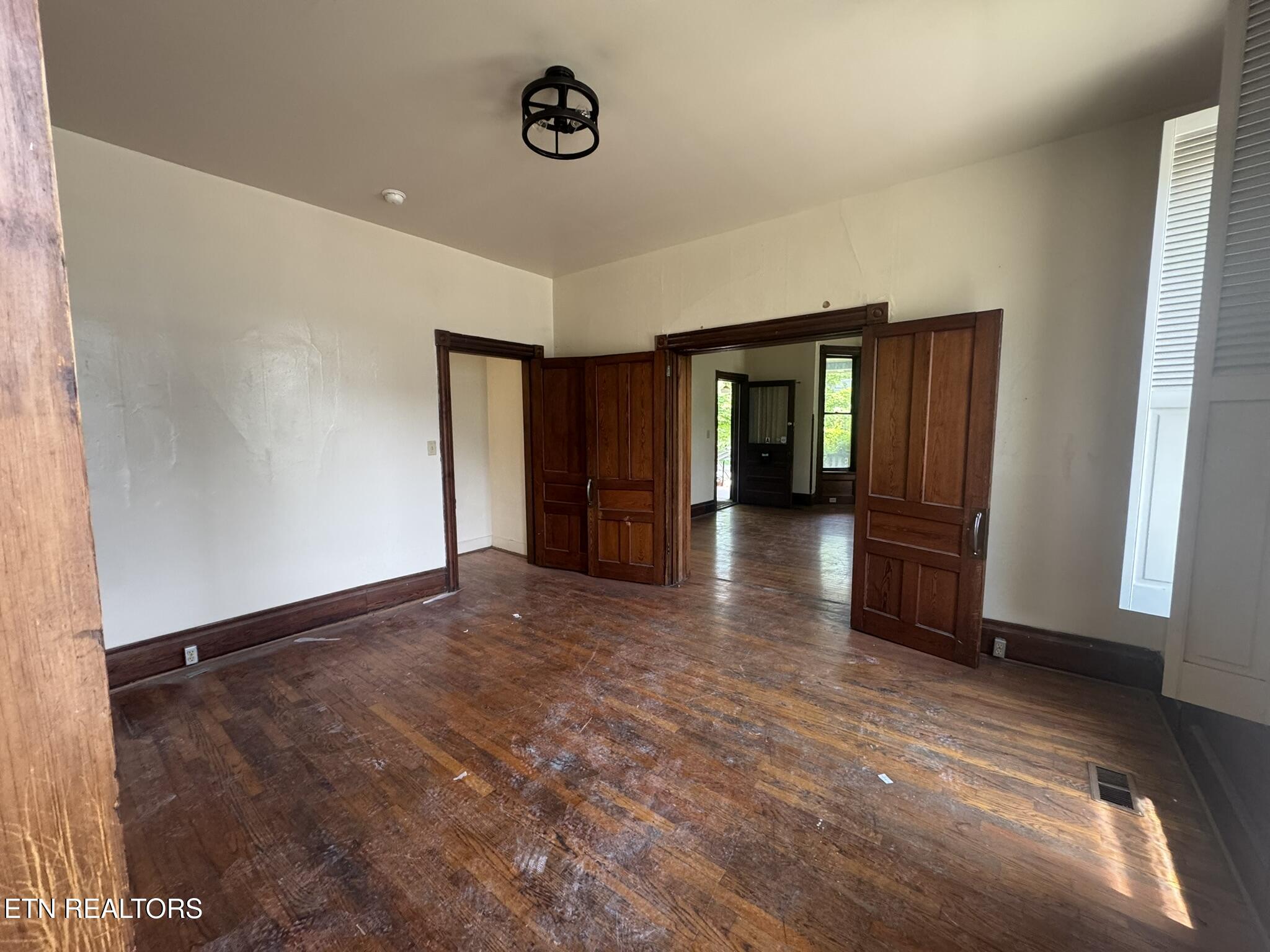 903 Luttrell St Property Photo 10