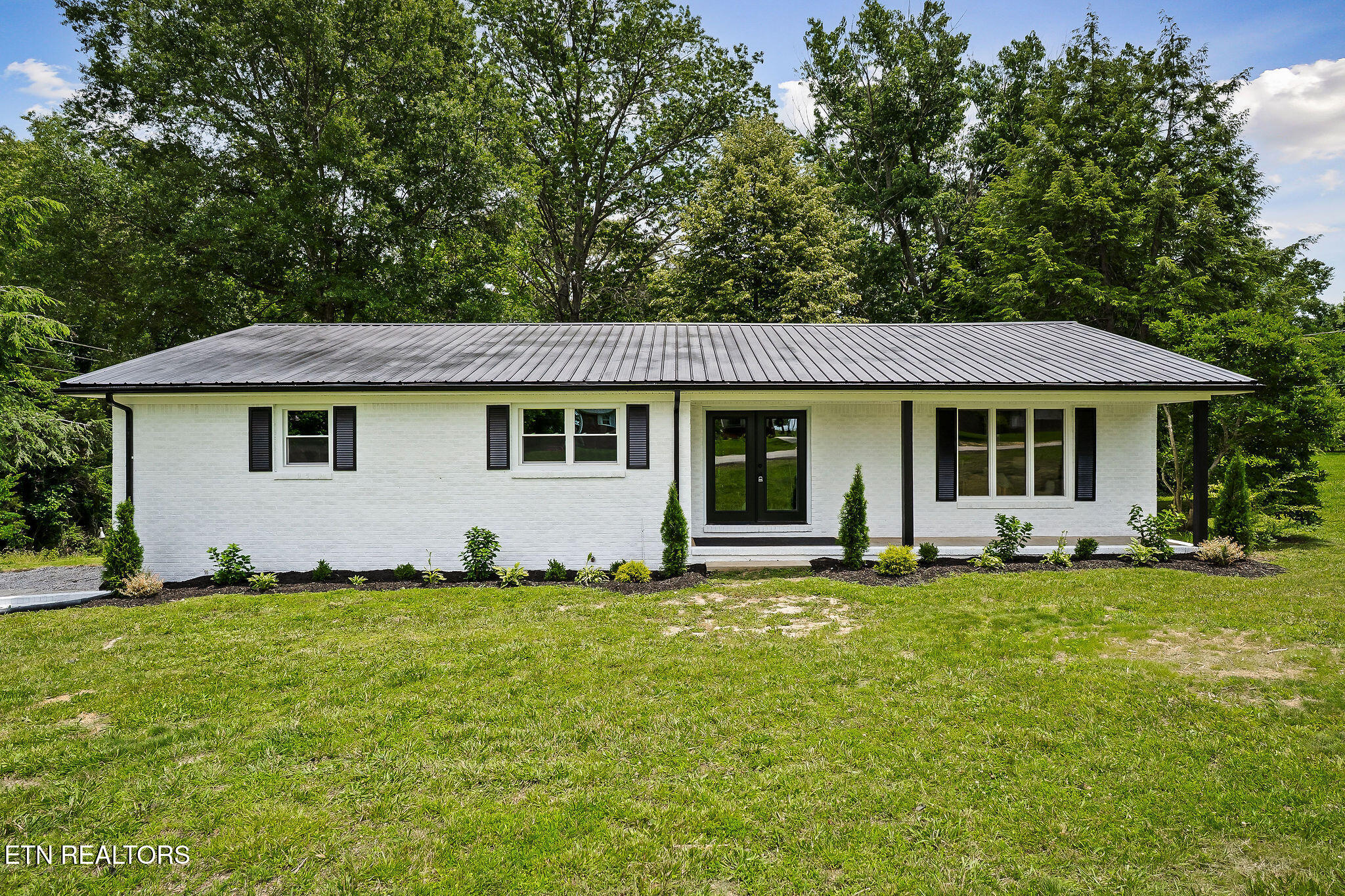 588 Meadowbrook Drive Property Photo 1