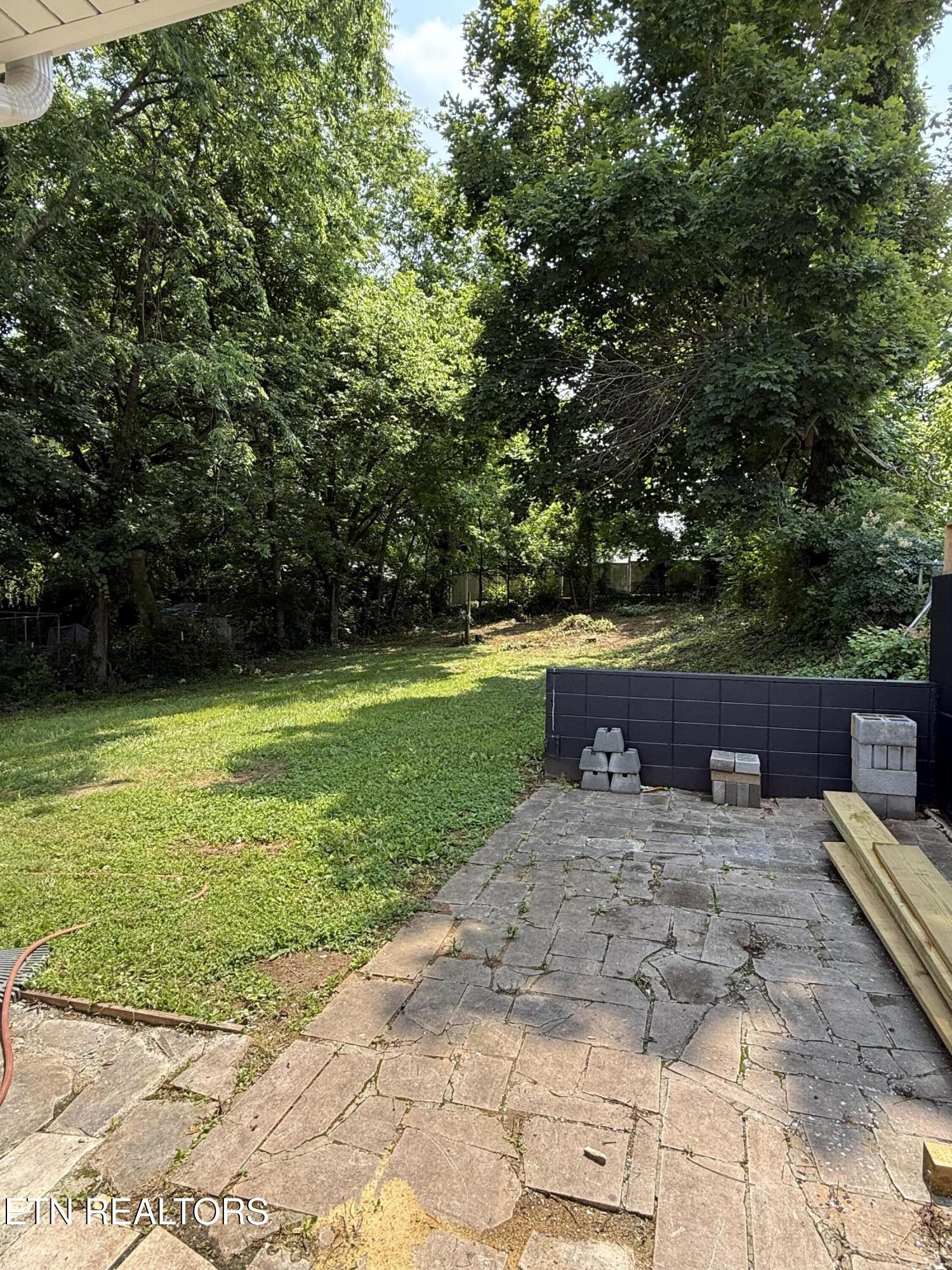 338 Jefferson Ave Property Photo 4