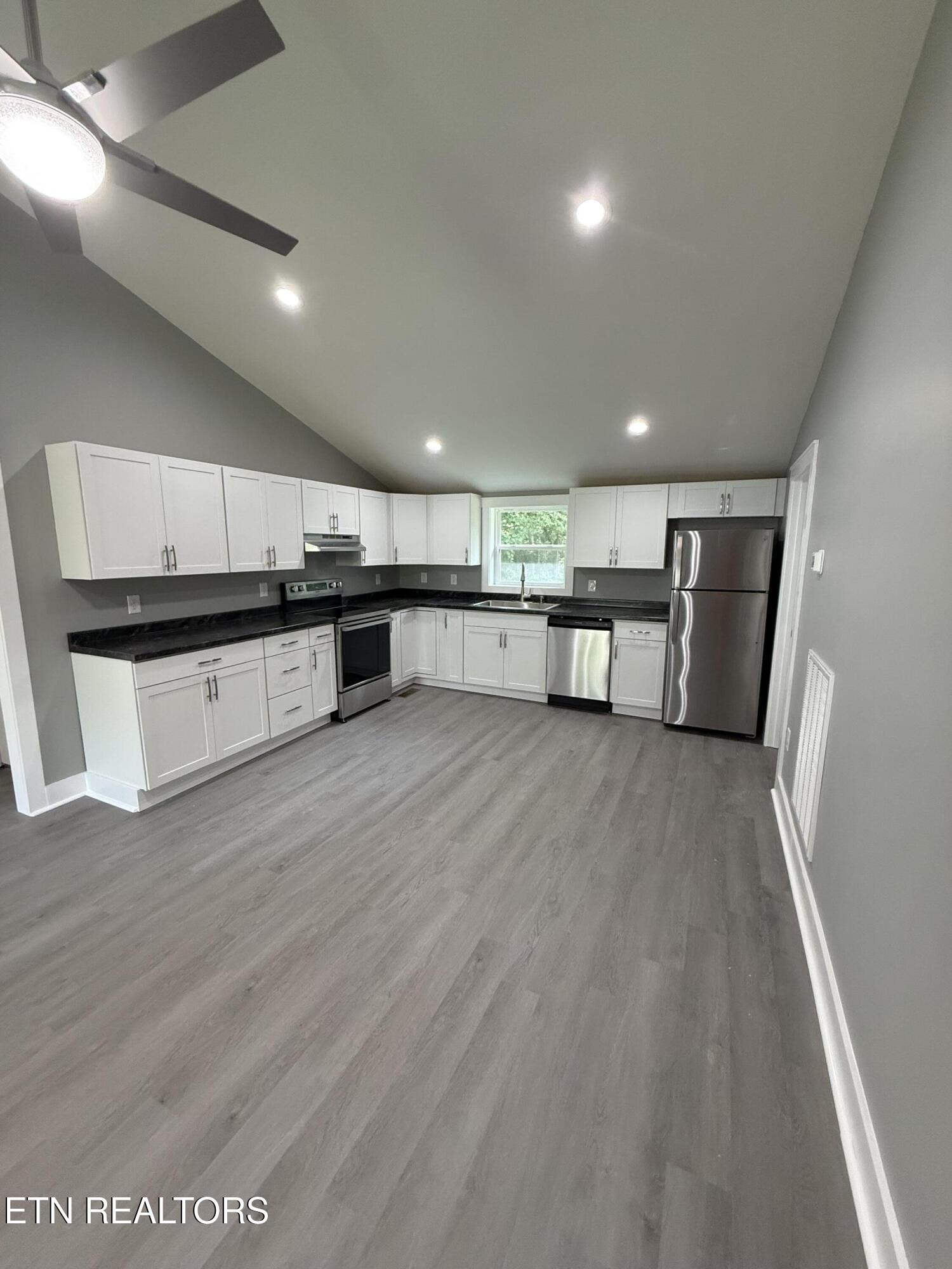 338 Jefferson Ave Property Photo 5