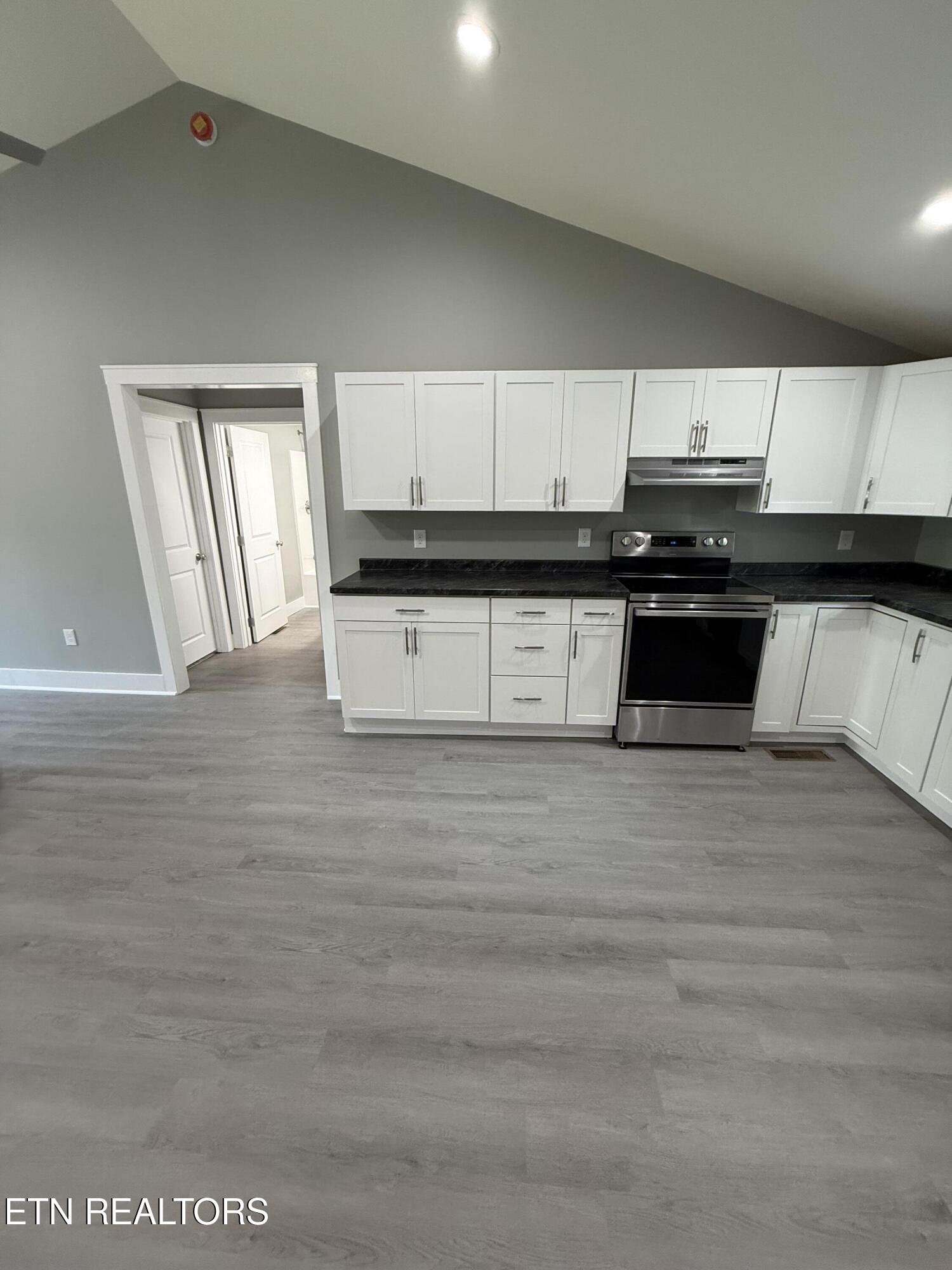 338 Jefferson Ave Property Photo 6