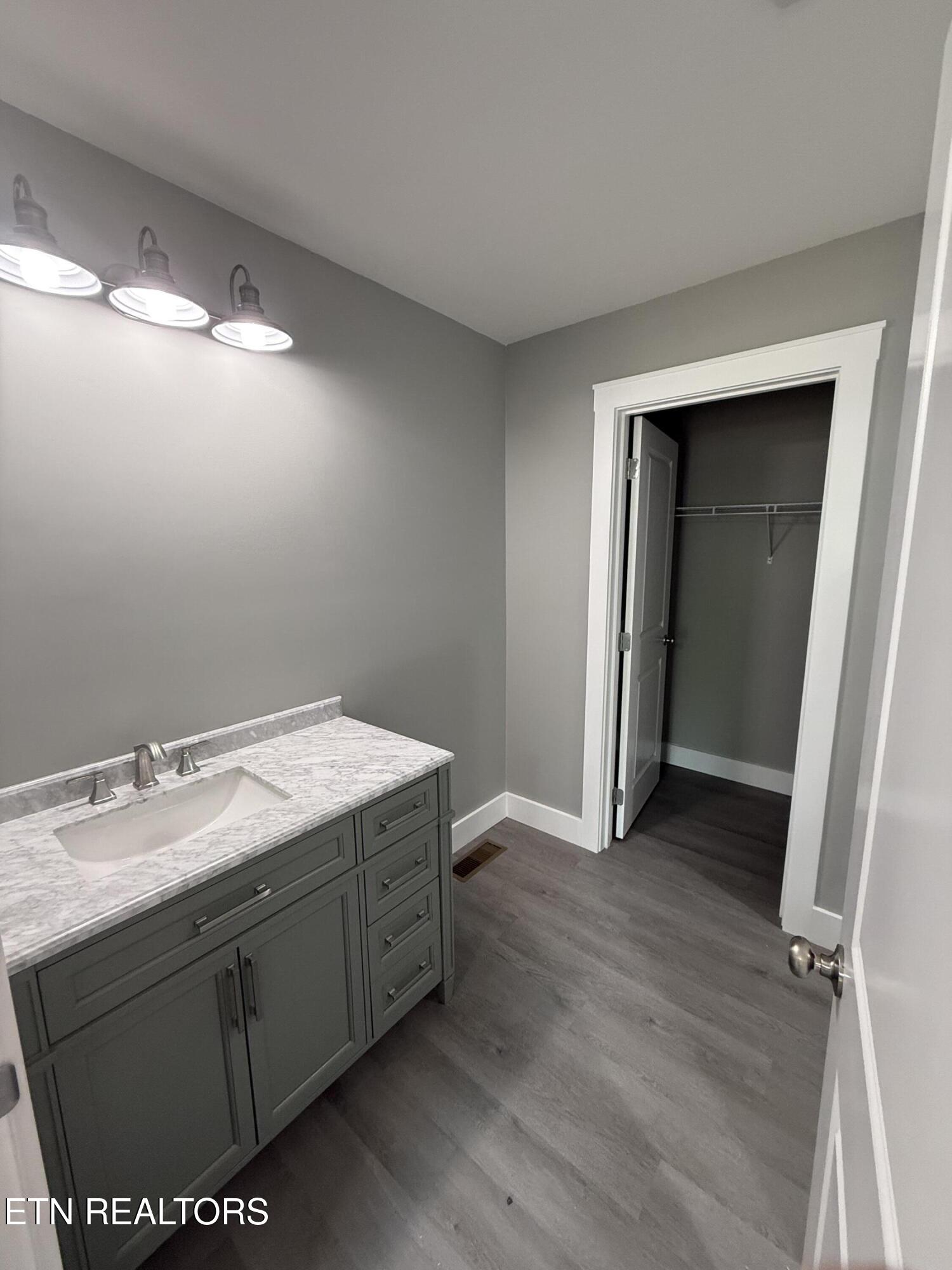 338 Jefferson Ave Property Photo 9