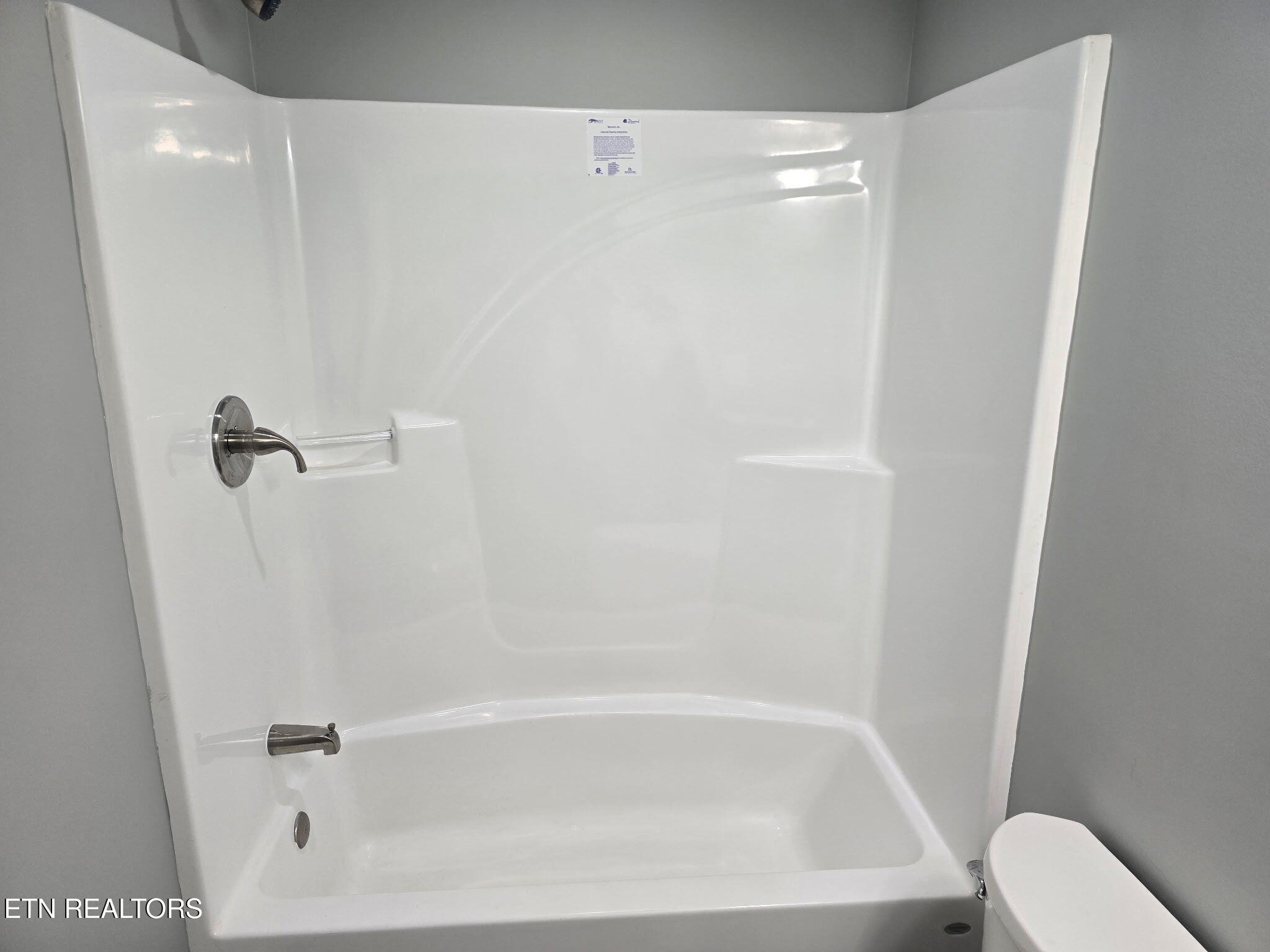 338 Jefferson Ave Property Photo 16