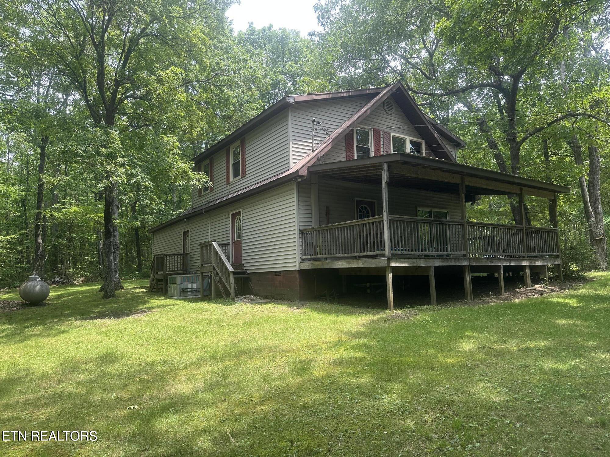 1016 Running Deer Property Photo 18