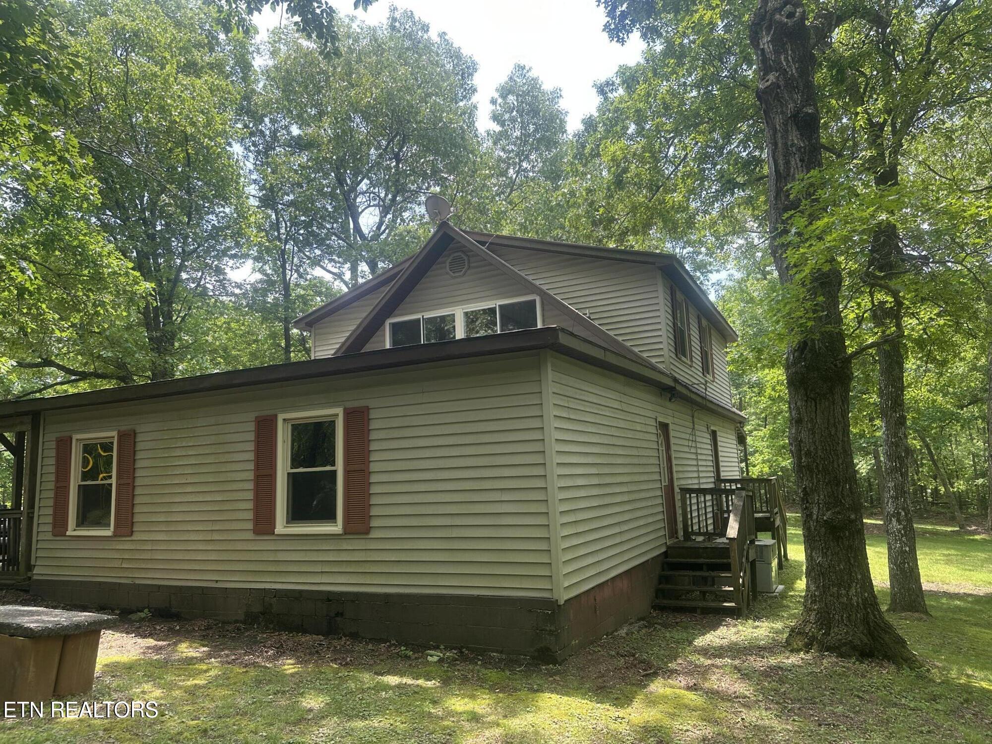 1016 Running Deer Property Photo 19