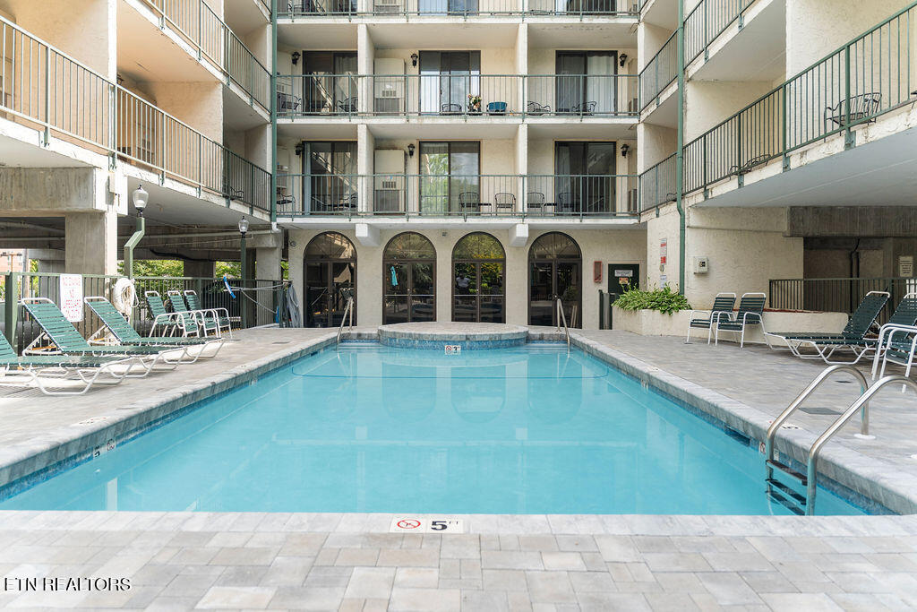 685 River Rd Property Photo 1