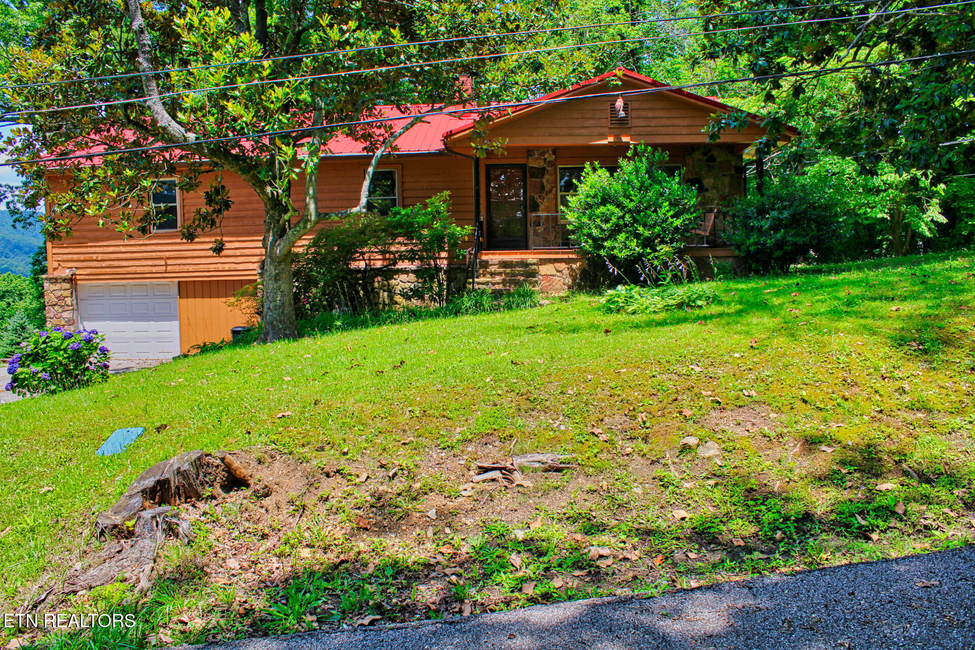 705 S 11th St Property Photo 1