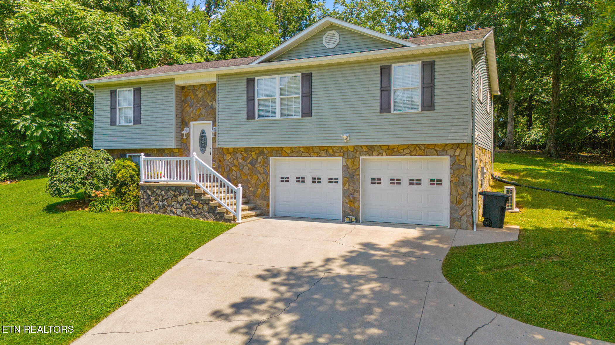 86 Whispering Ridges Rd