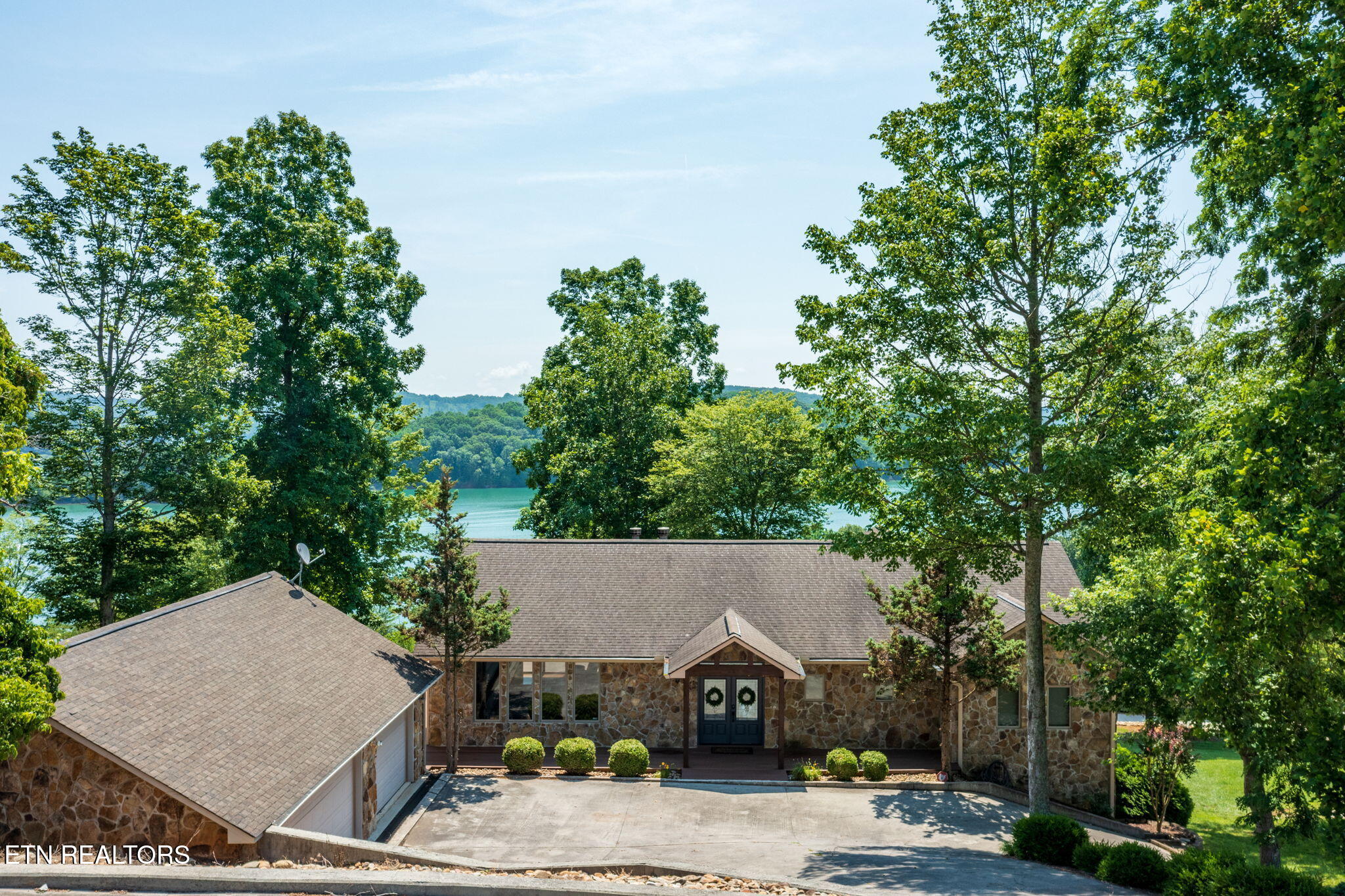 226 Mountain Crest Drive Property Photo
