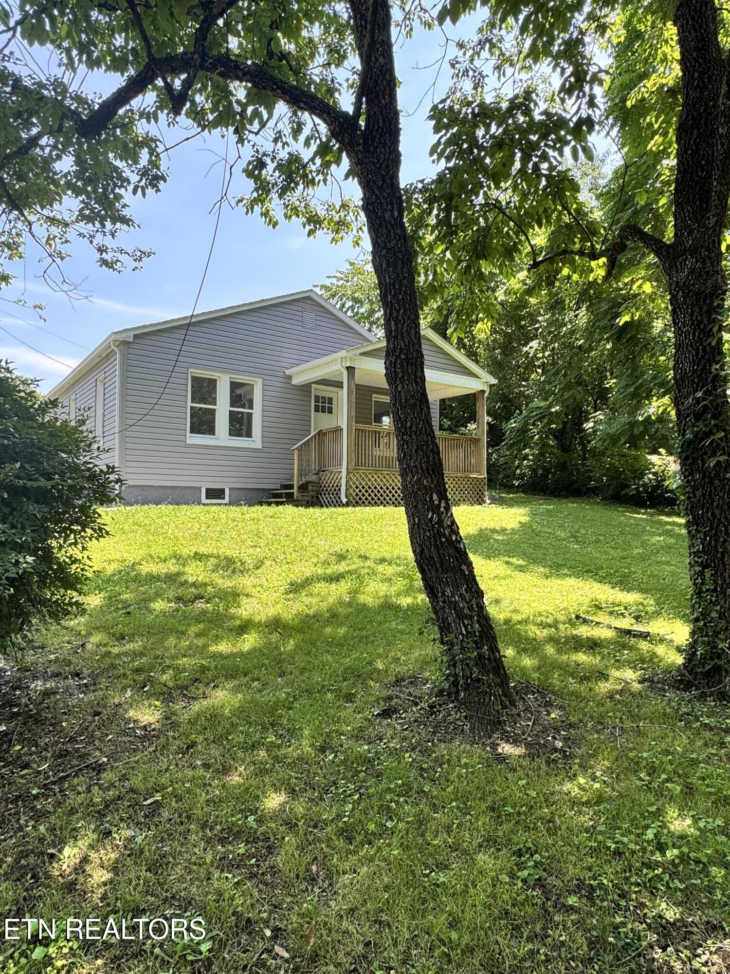 203 Churchland St Property Photo 2