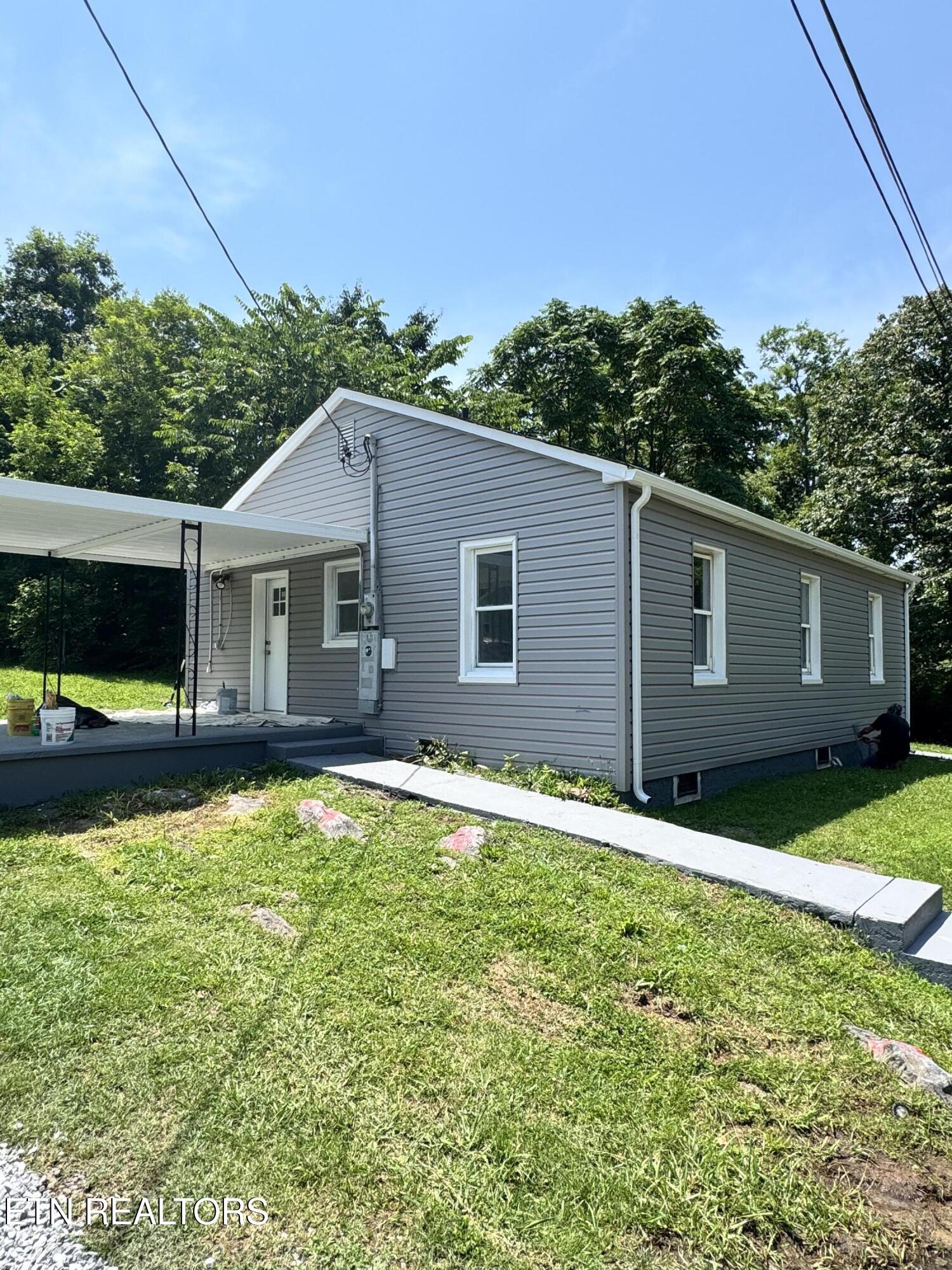 203 Churchland St Property Photo 3