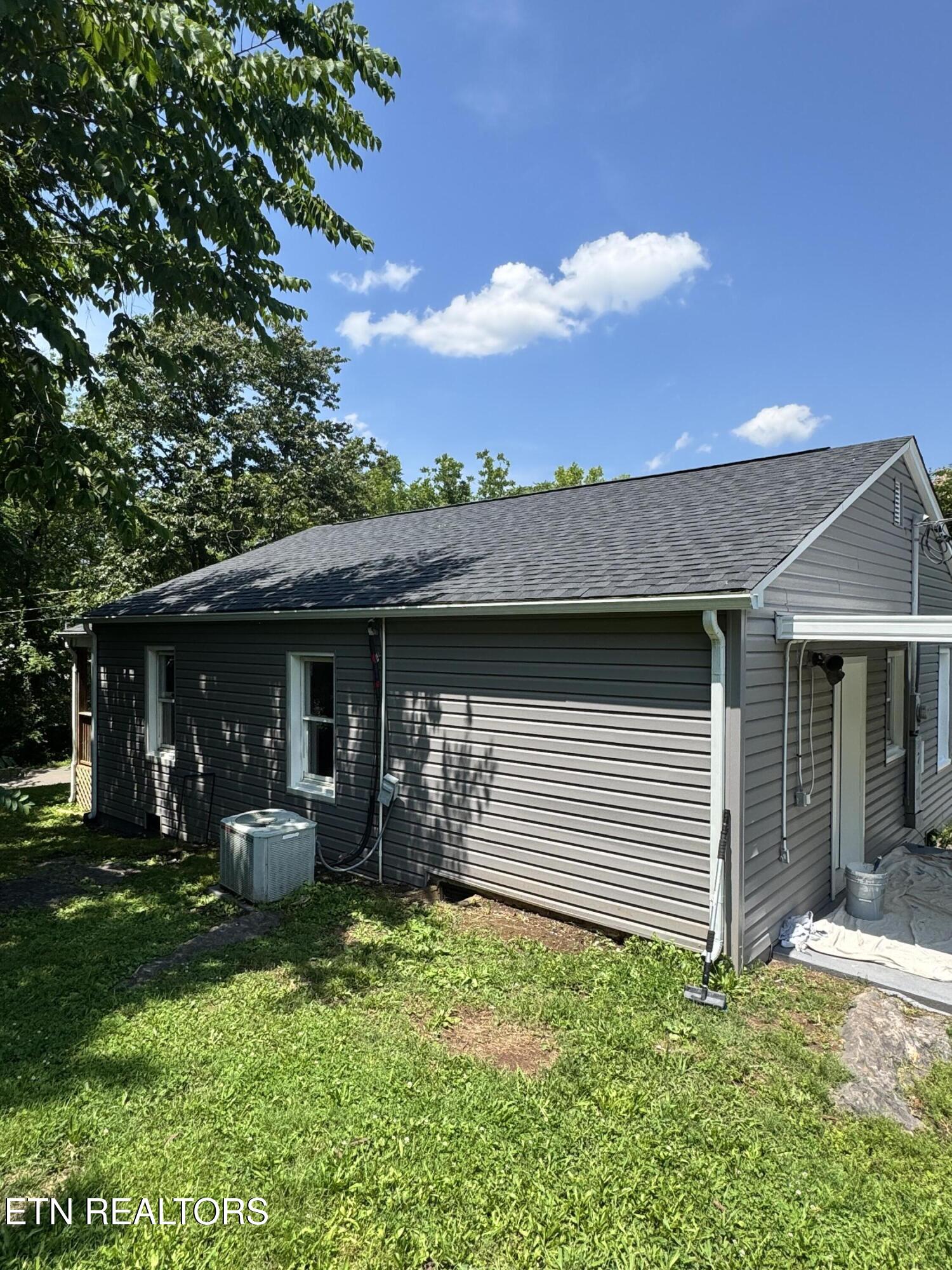 203 Churchland St Property Photo 4