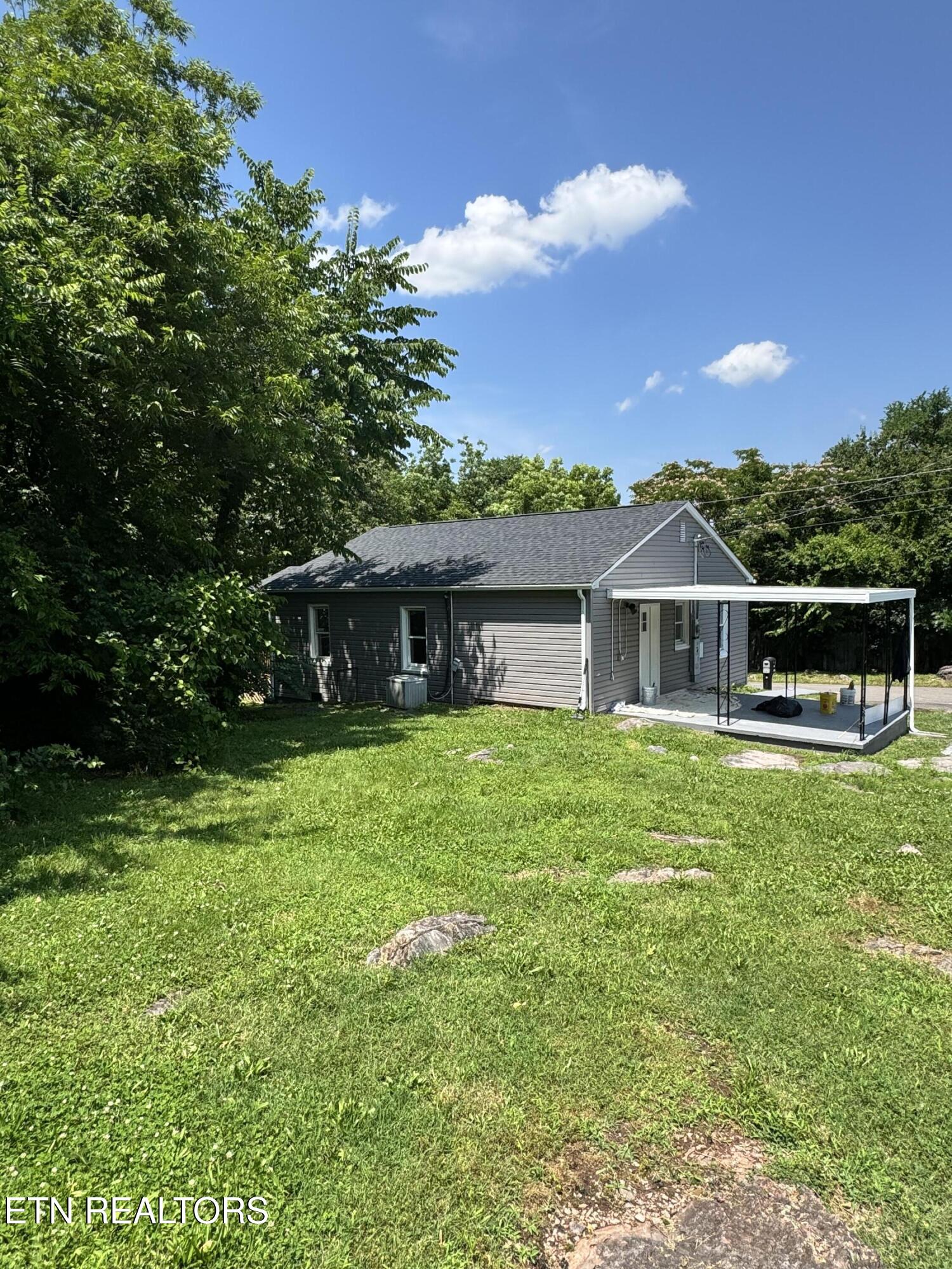 203 Churchland St Property Photo 5