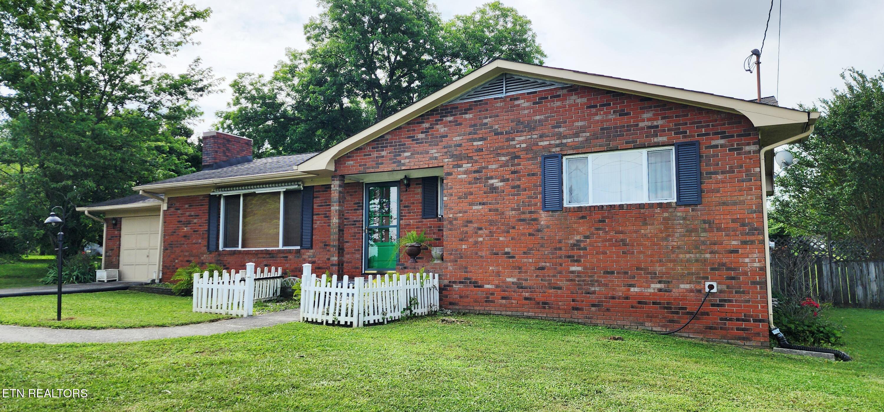 547 W Highway 11-e Property Photo 1