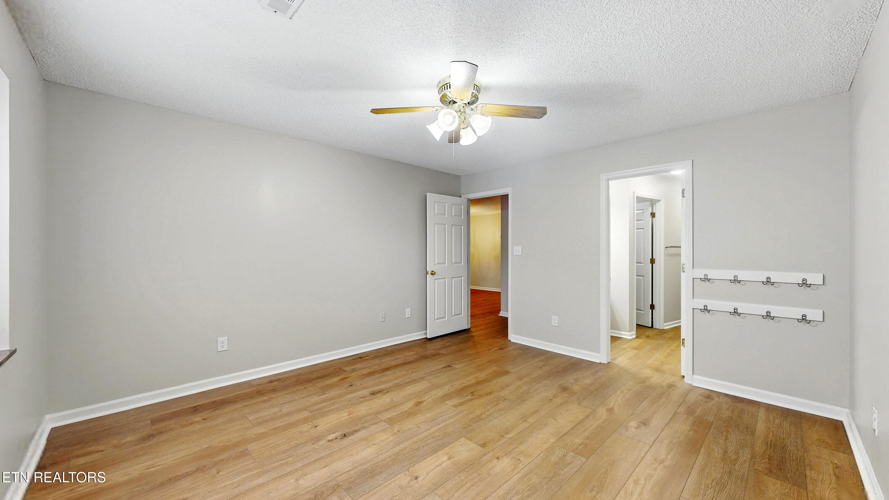 5033 Griffins Gate Lane Property Photo 11