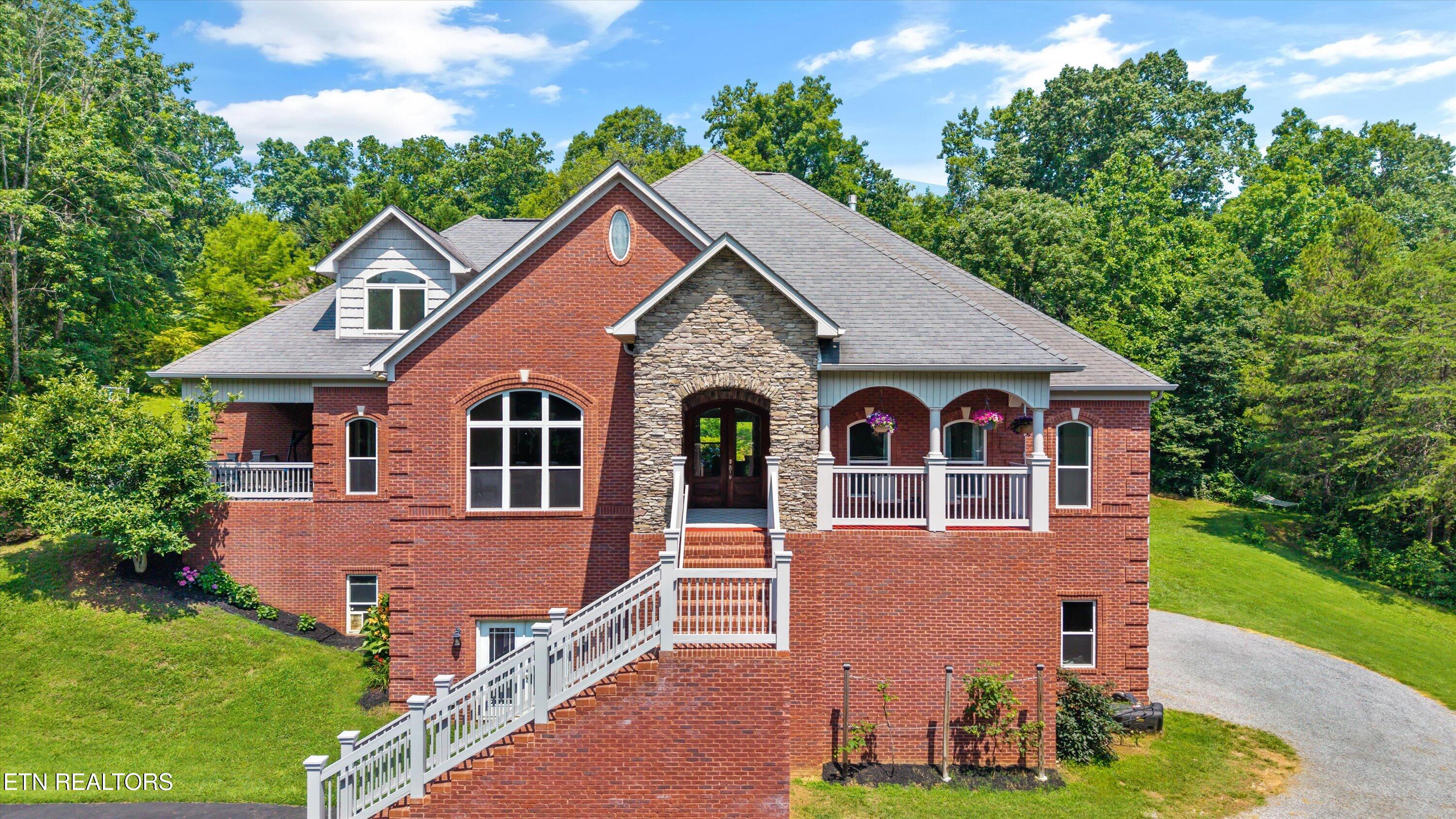 33 Riverside Drive Property Photo