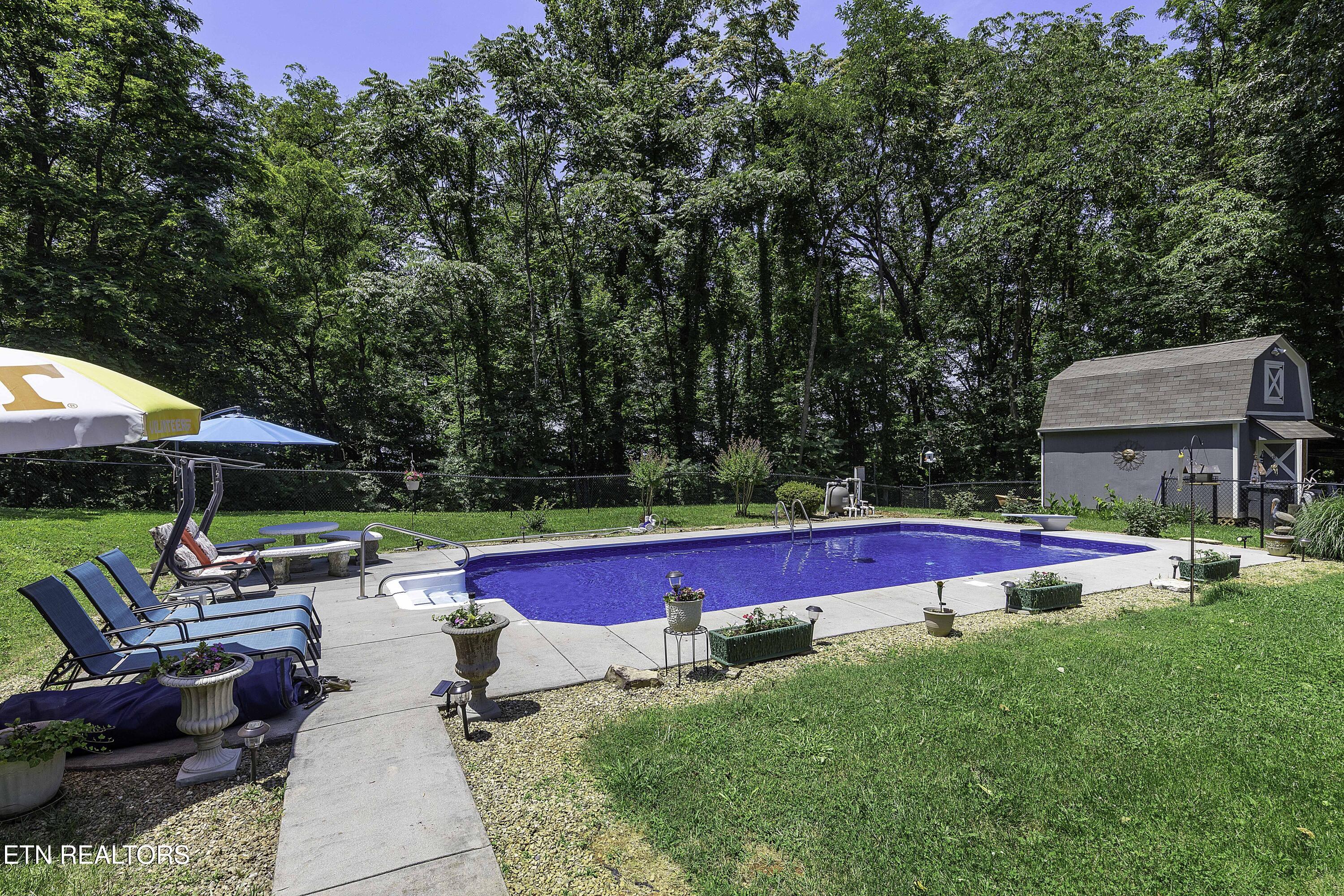 8452 Carr Lane Property Photo 3