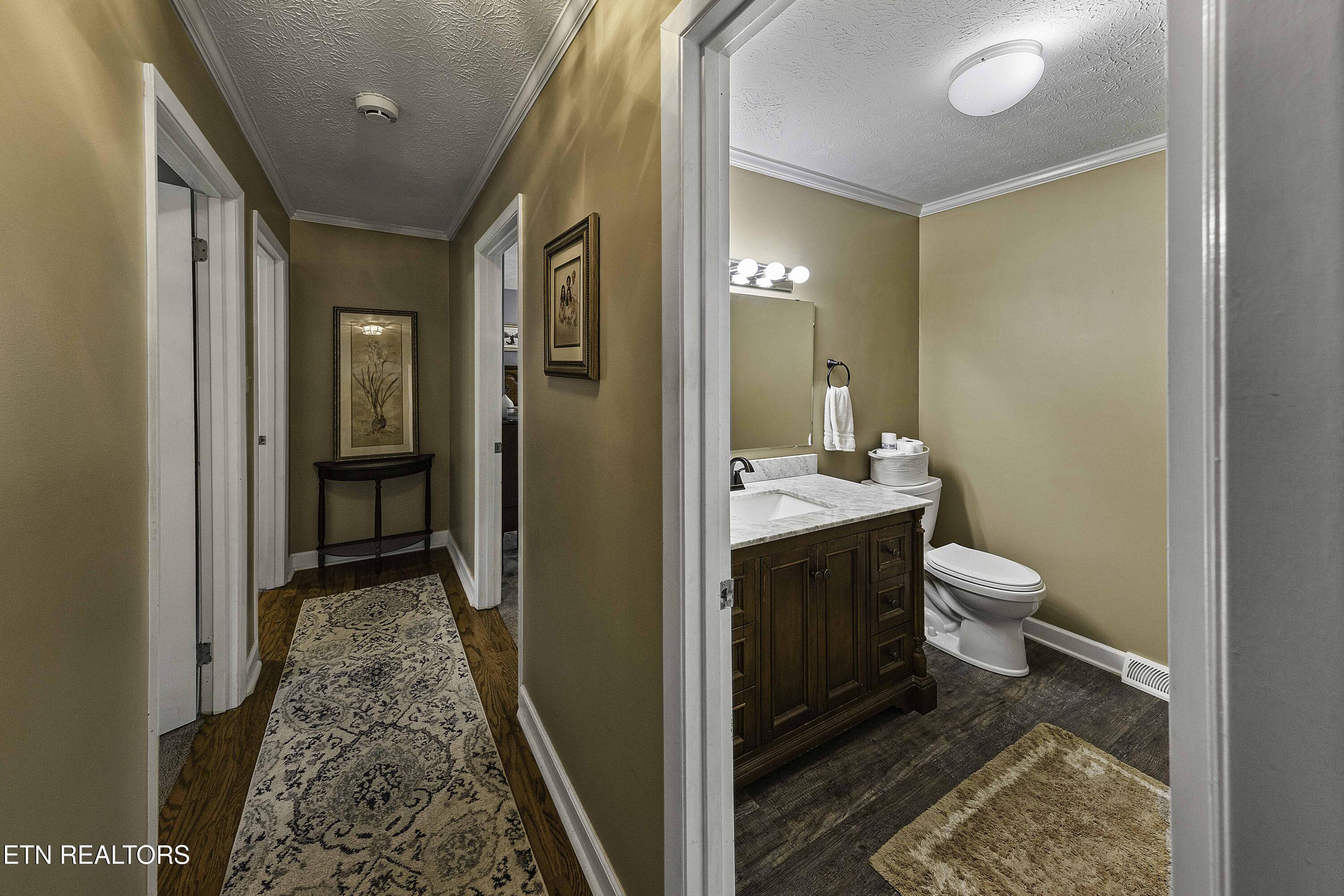 8452 Carr Lane Property Photo 13