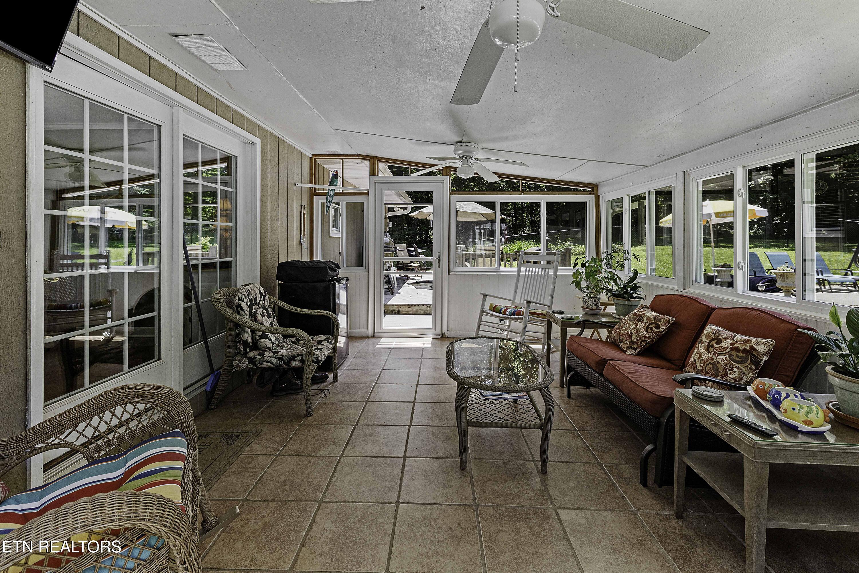 8452 Carr Lane Property Photo 21