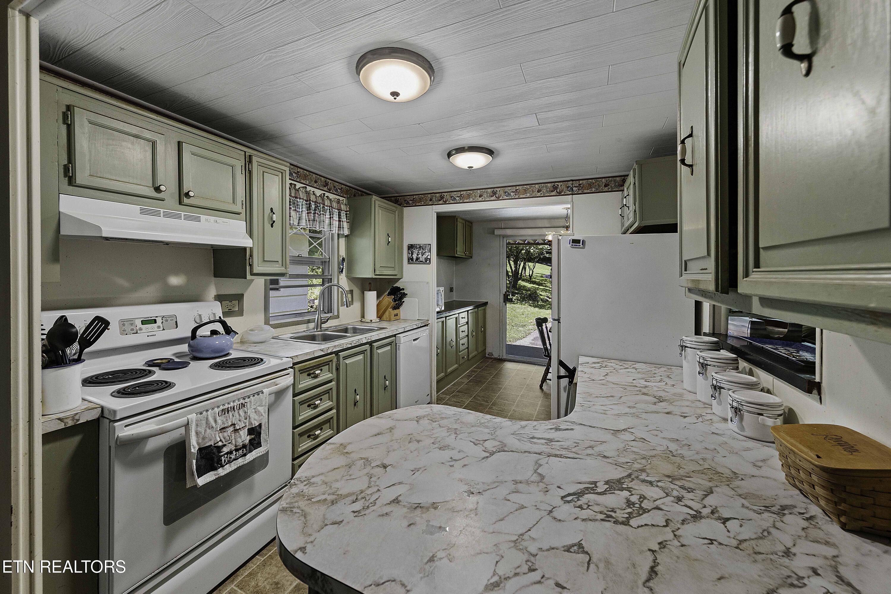 8452 Carr Lane Property Photo 39