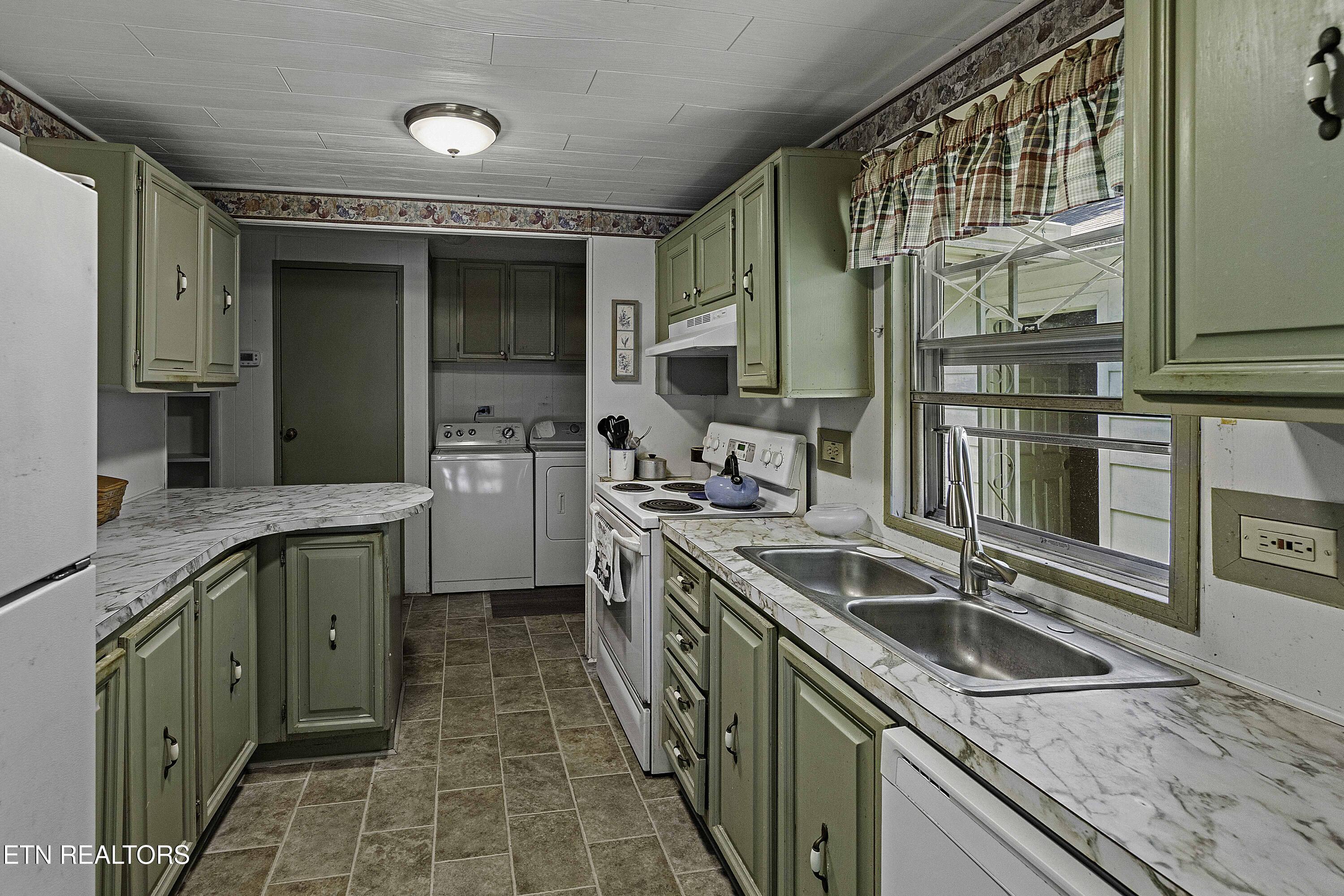 8452 Carr Lane Property Photo 40