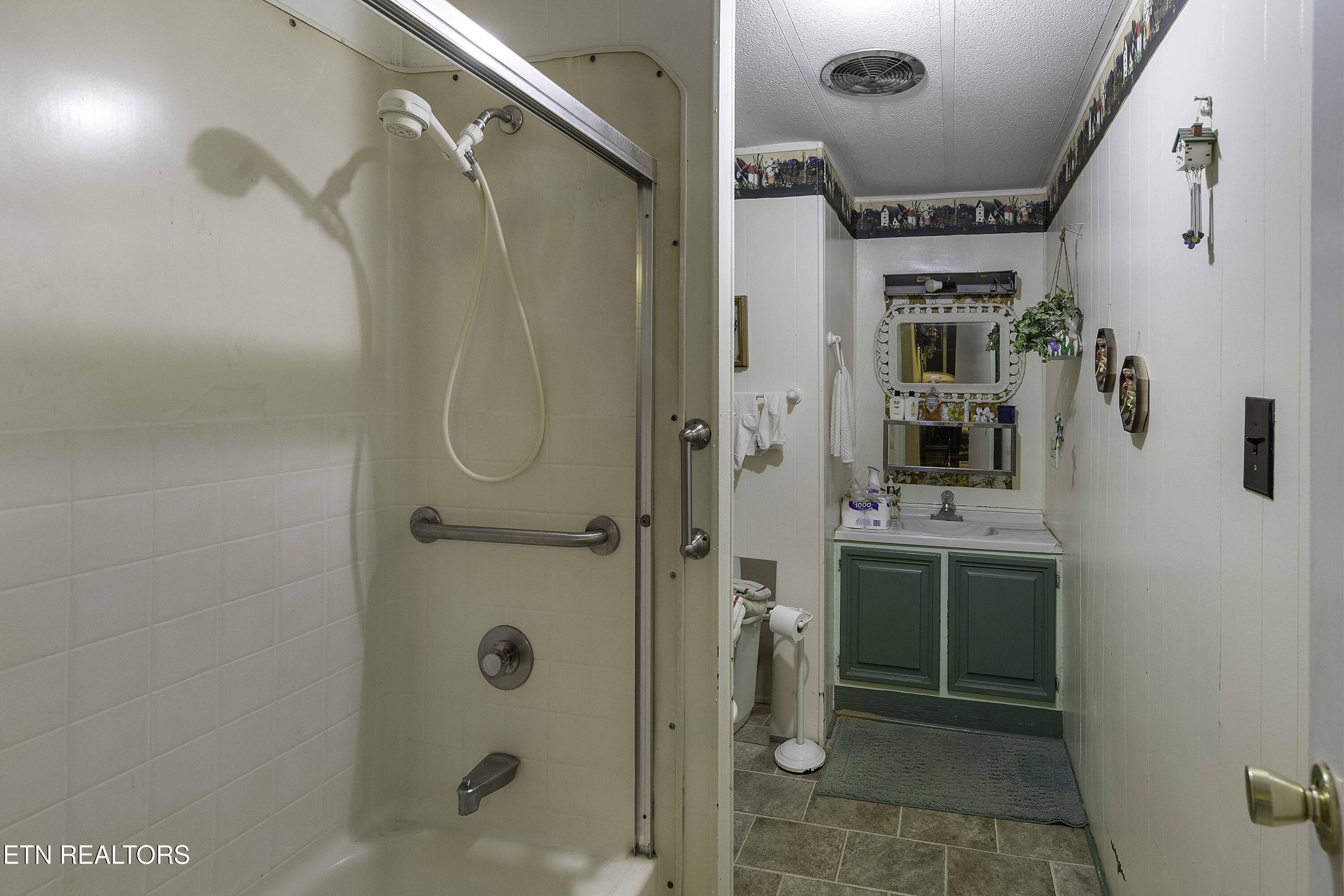 8452 Carr Lane Property Photo 46