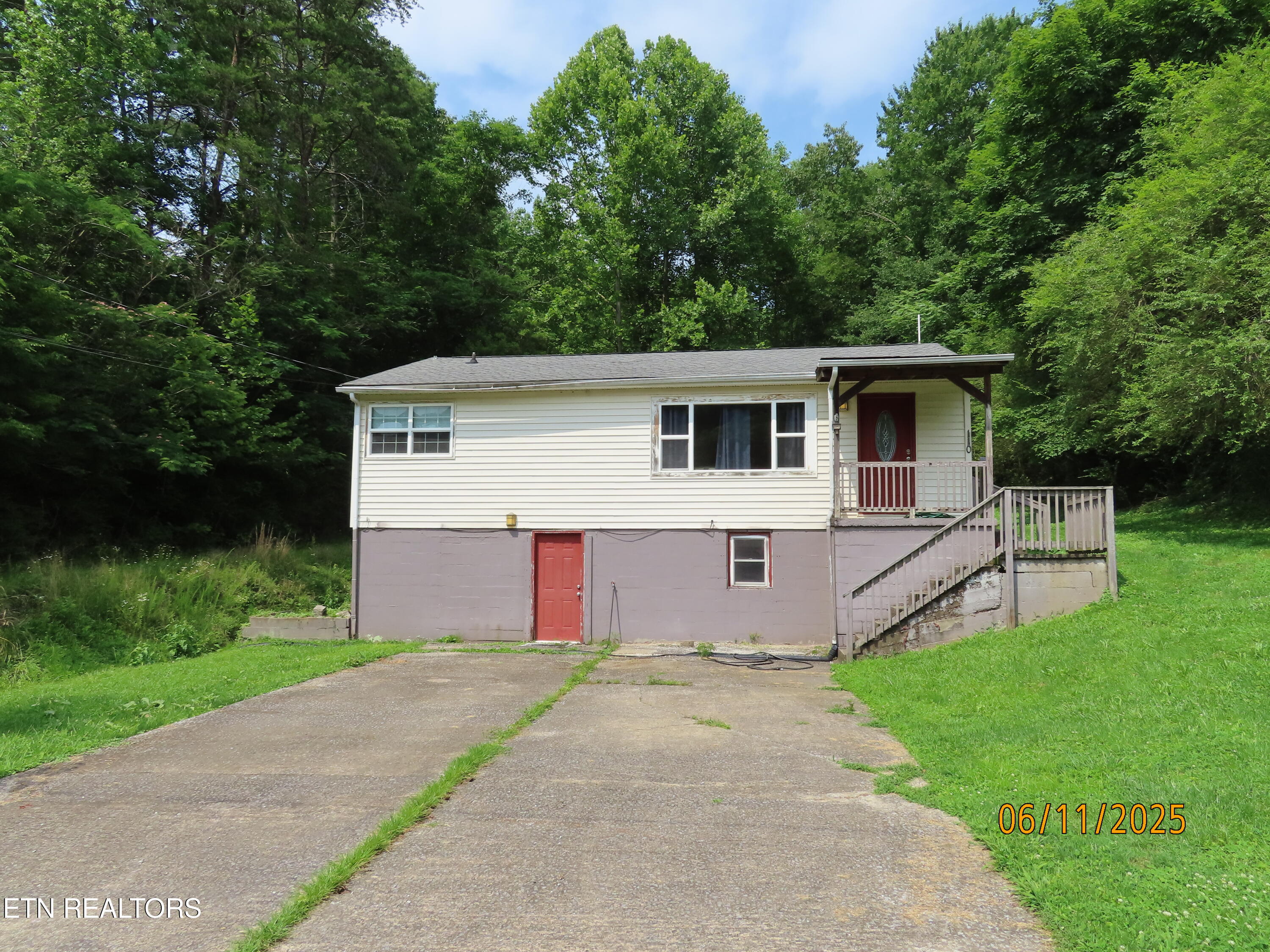 110 Dale Rd Property Photo 1