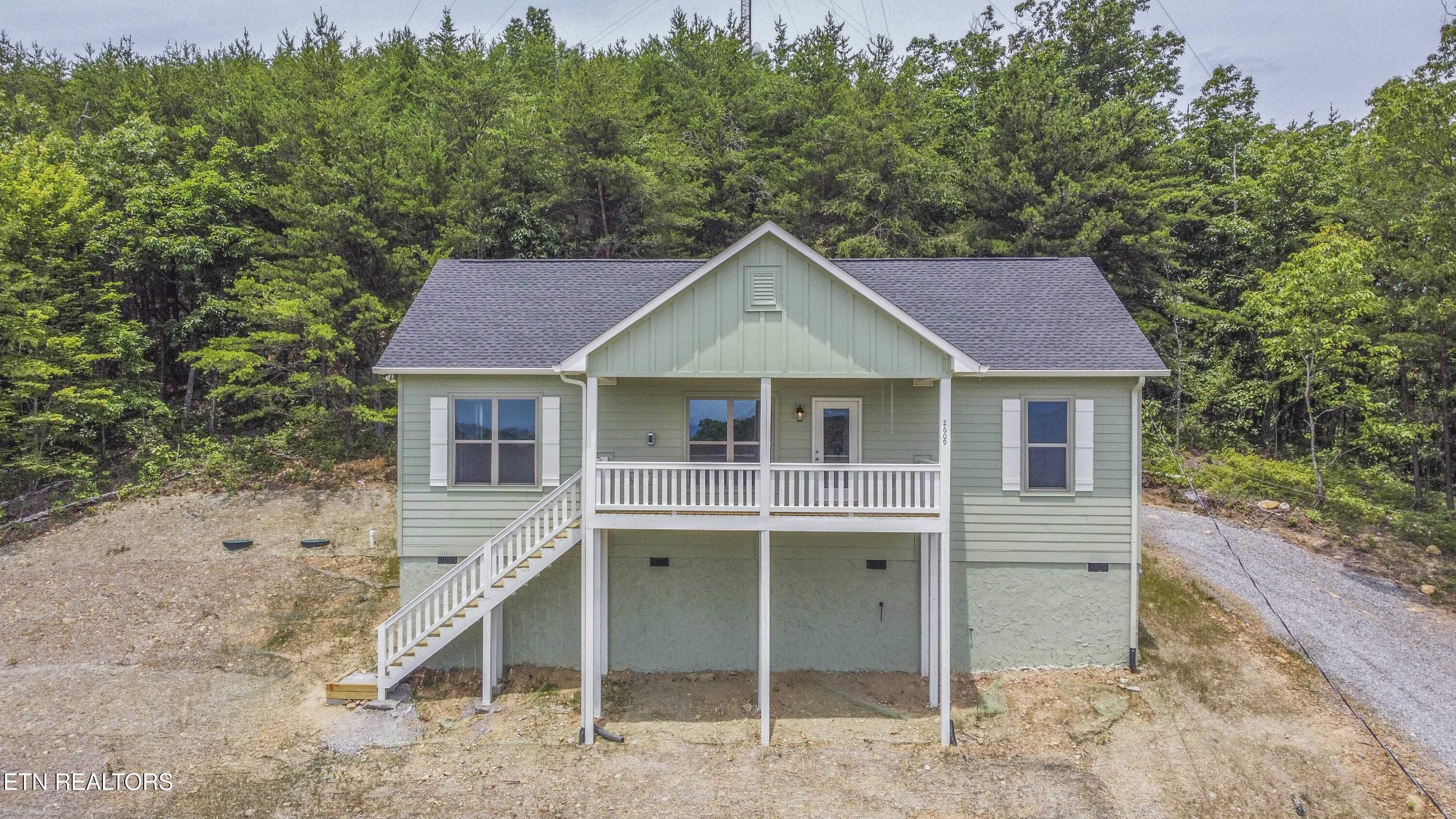 2609 Mountain Blvd Property Photo 1