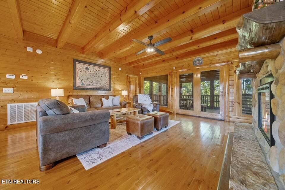 2857 White Oak Ridge Lane Property Photo 4
