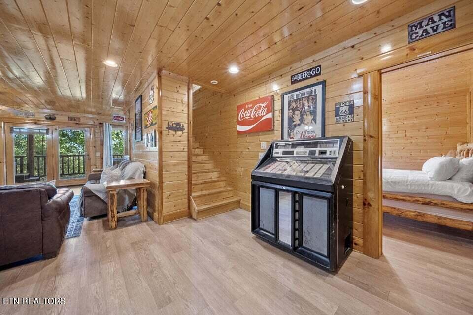 2857 White Oak Ridge Lane Property Photo 9