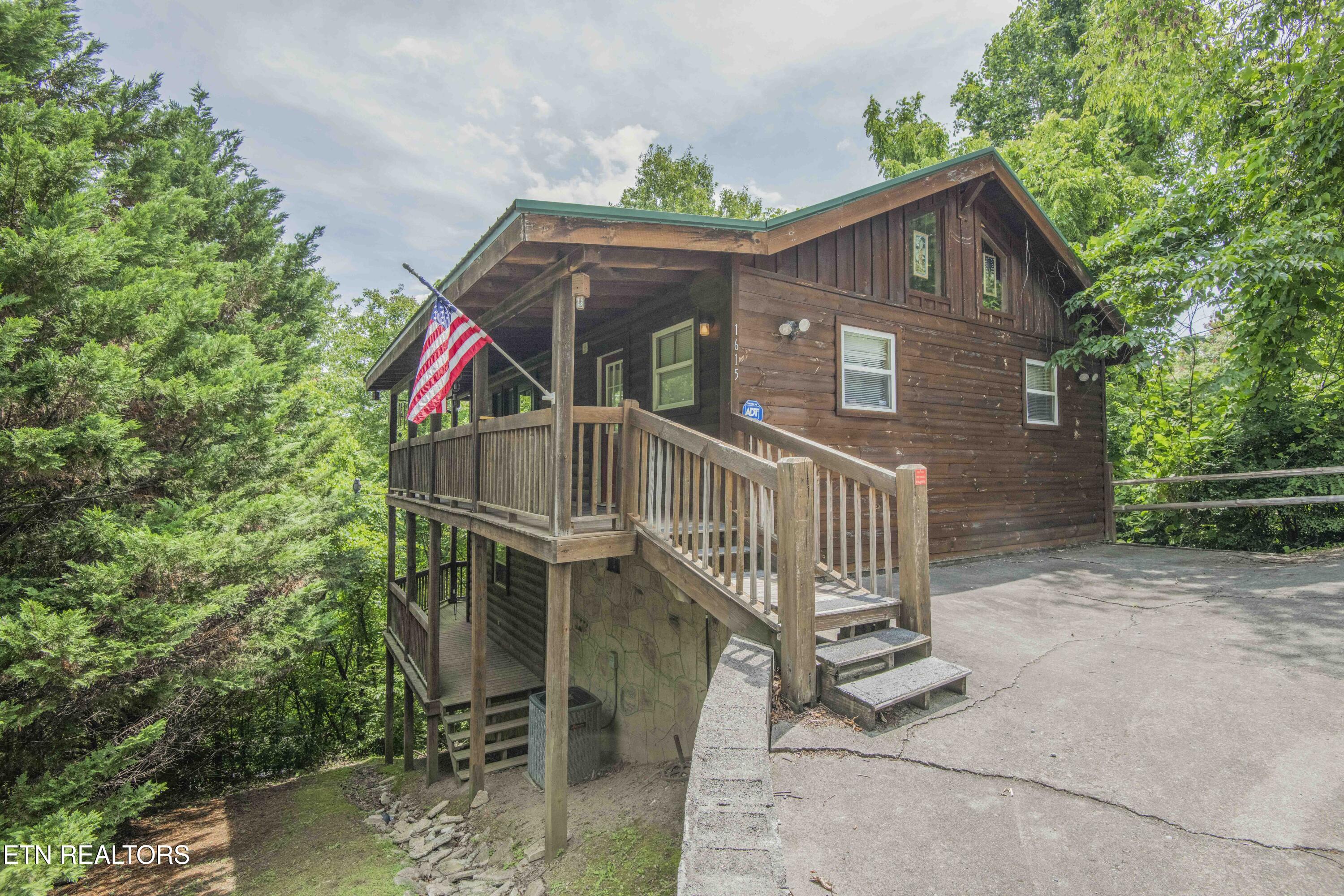 1615 Paradise Ridge Drive Property Photo 1