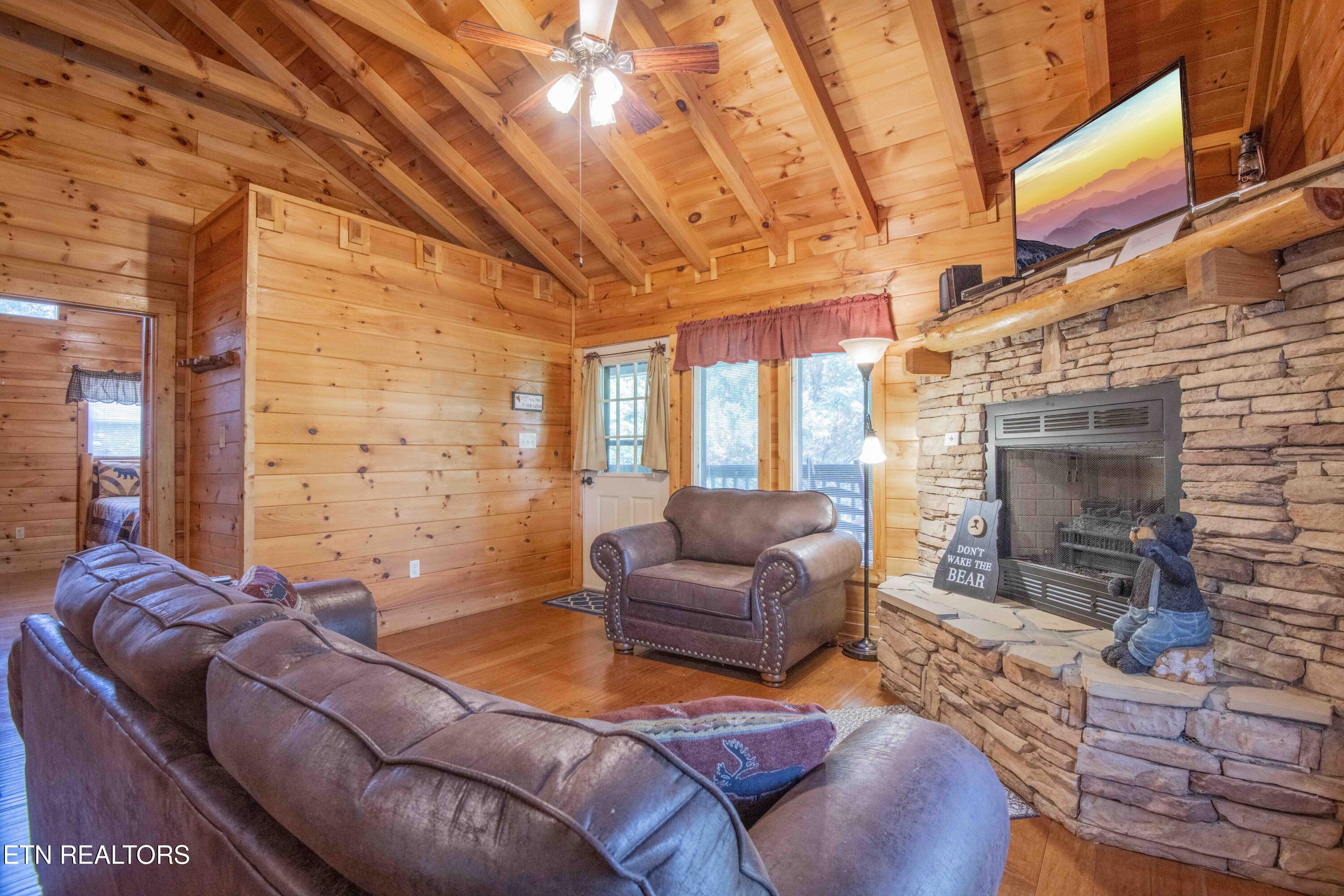 1615 Paradise Ridge Drive Property Photo 3