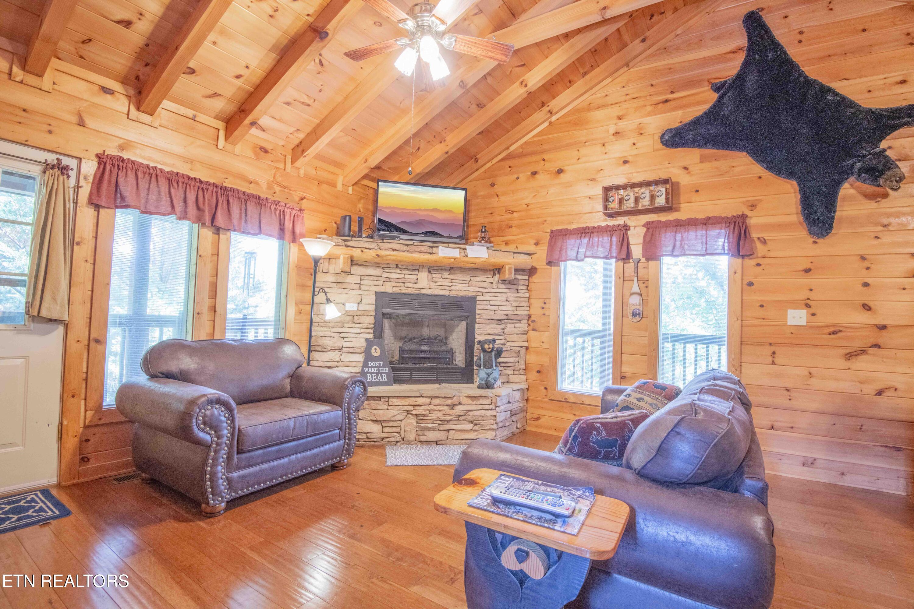 1615 Paradise Ridge Drive Property Photo 4